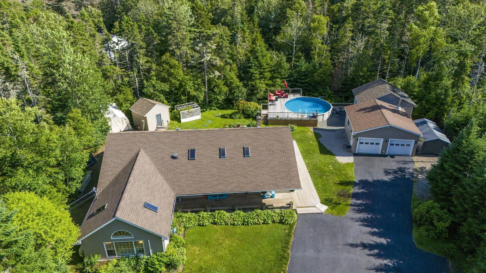 6 Spruce Lane, Boutiliers Point, NS B3Z 4G8, 3 Bedrooms Bedrooms, ,2 BathroomsBathrooms,Residential,For Sale,Spruce,202518709