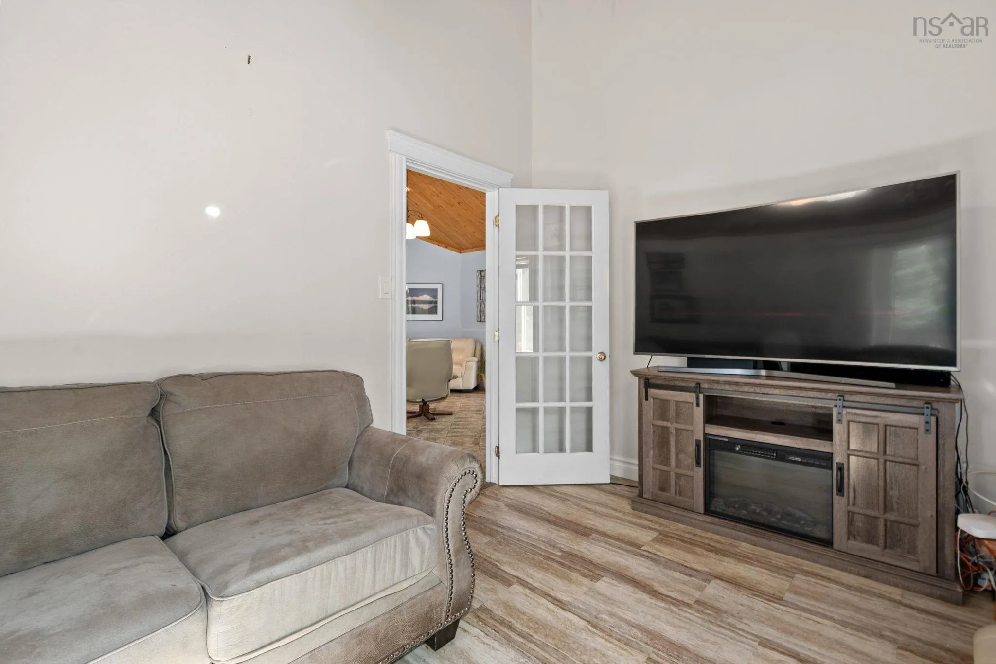 6 Spruce Lane, Boutiliers Point, NS B3Z 4G8, 3 Bedrooms Bedrooms, ,2 BathroomsBathrooms,Residential,For Sale,Spruce,202518709