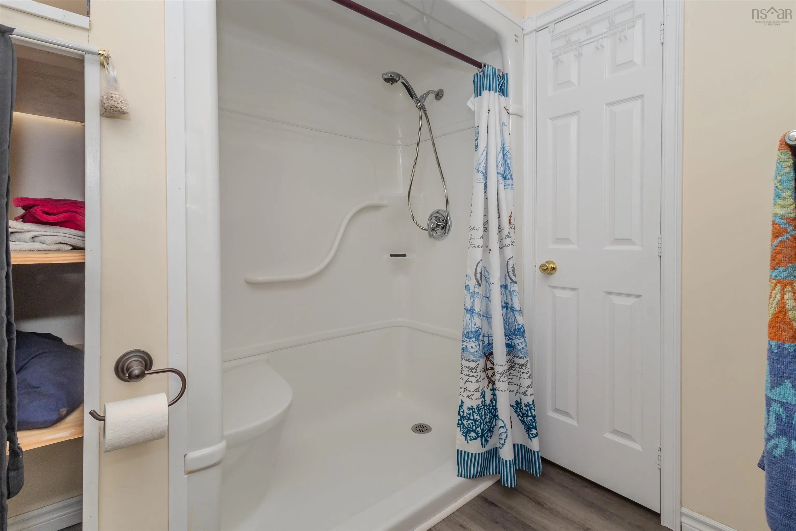 22 East Street, Donkin, NS B1A 6P6, 3 Bedrooms Bedrooms, ,2 BathroomsBathrooms,Residential,For Sale,East,202518032