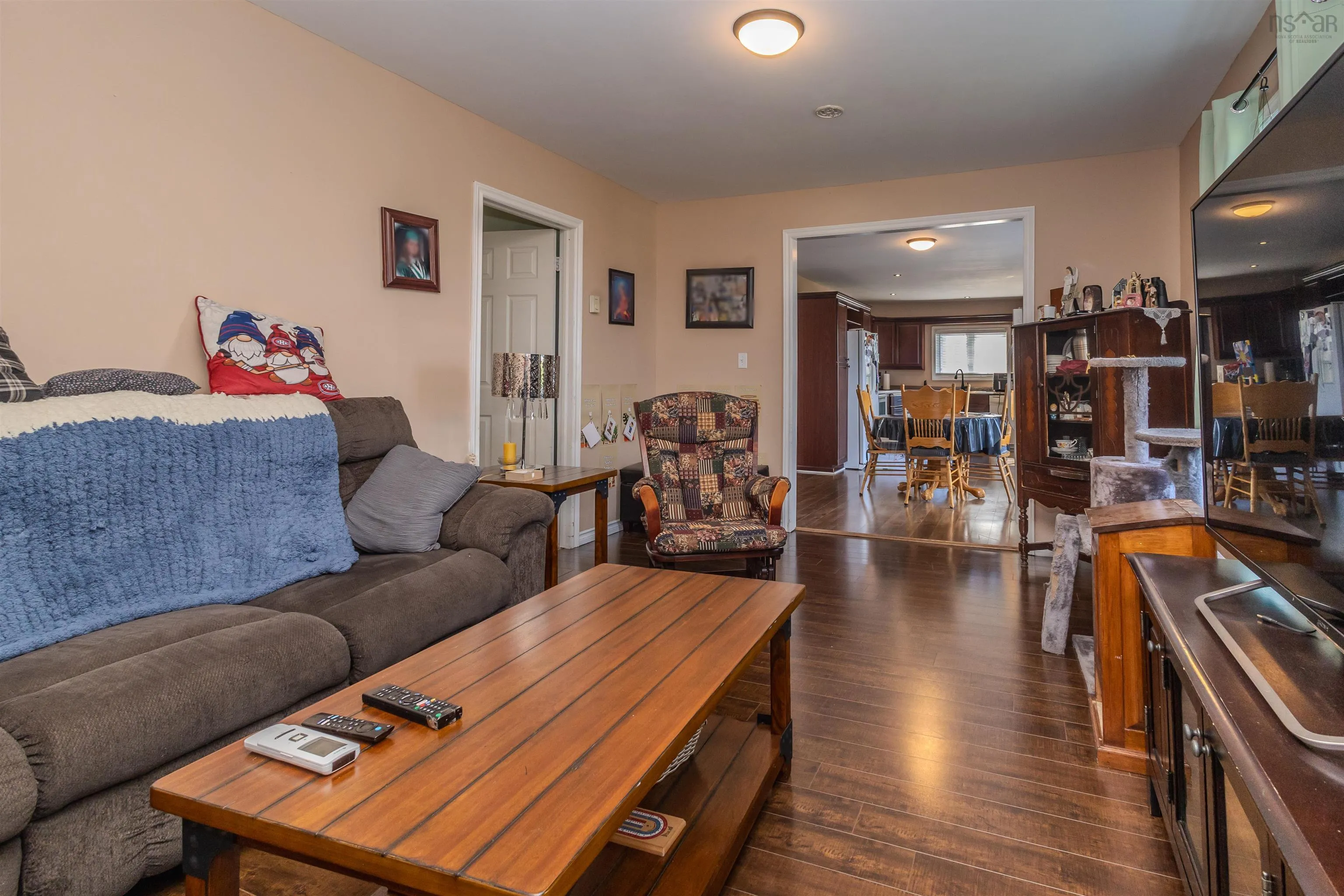 22 East Street, Donkin, NS B1A 6P6, 3 Bedrooms Bedrooms, ,2 BathroomsBathrooms,Residential,For Sale,East,202518032