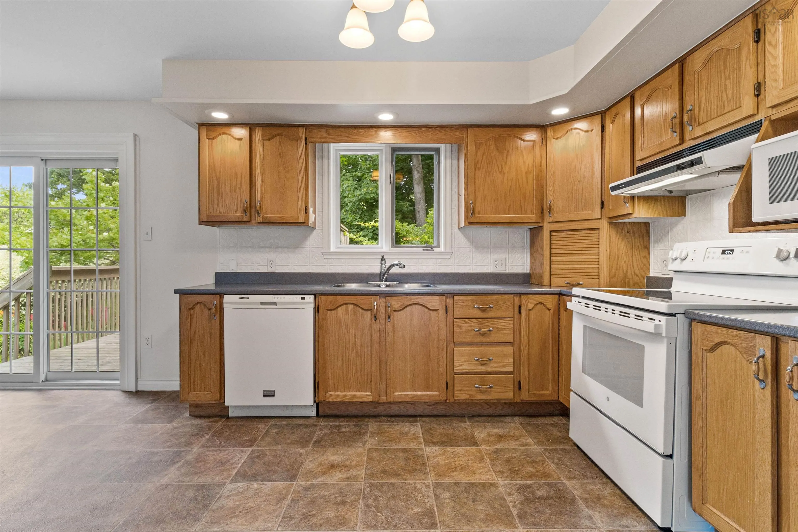 254 Cobequid Road, Lower Sackville, NS B4C 4C5, 3 Bedrooms Bedrooms, ,2 BathroomsBathrooms,Residential,For Sale,Cobequid,202518084