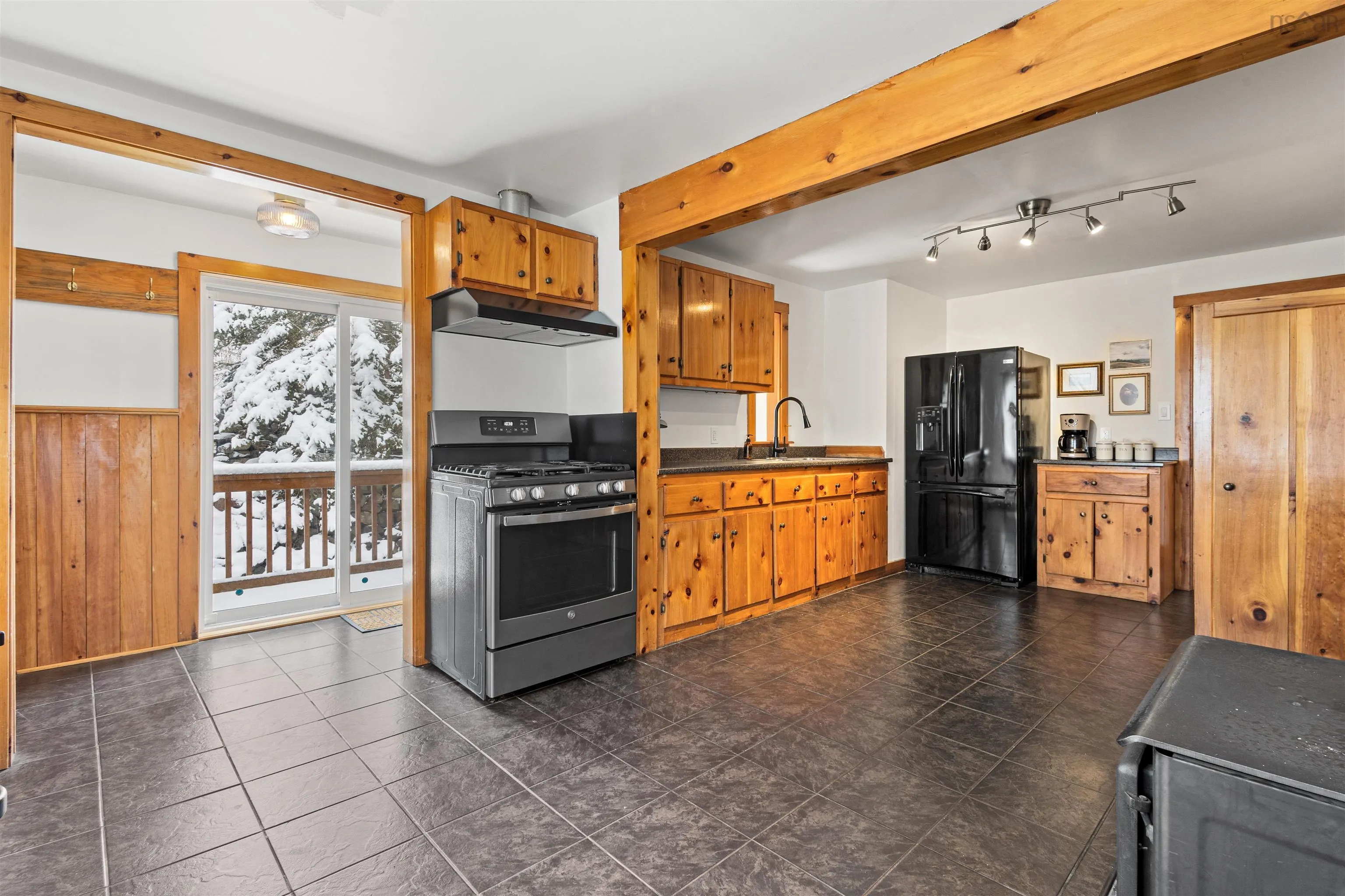 202 Gaspereau Avenue, Wolfville Ns B4p 2e6, 5 Bedrooms Bedrooms, ,2 BathroomsBathrooms,Residential,For Sale,Gaspereau,202507402
