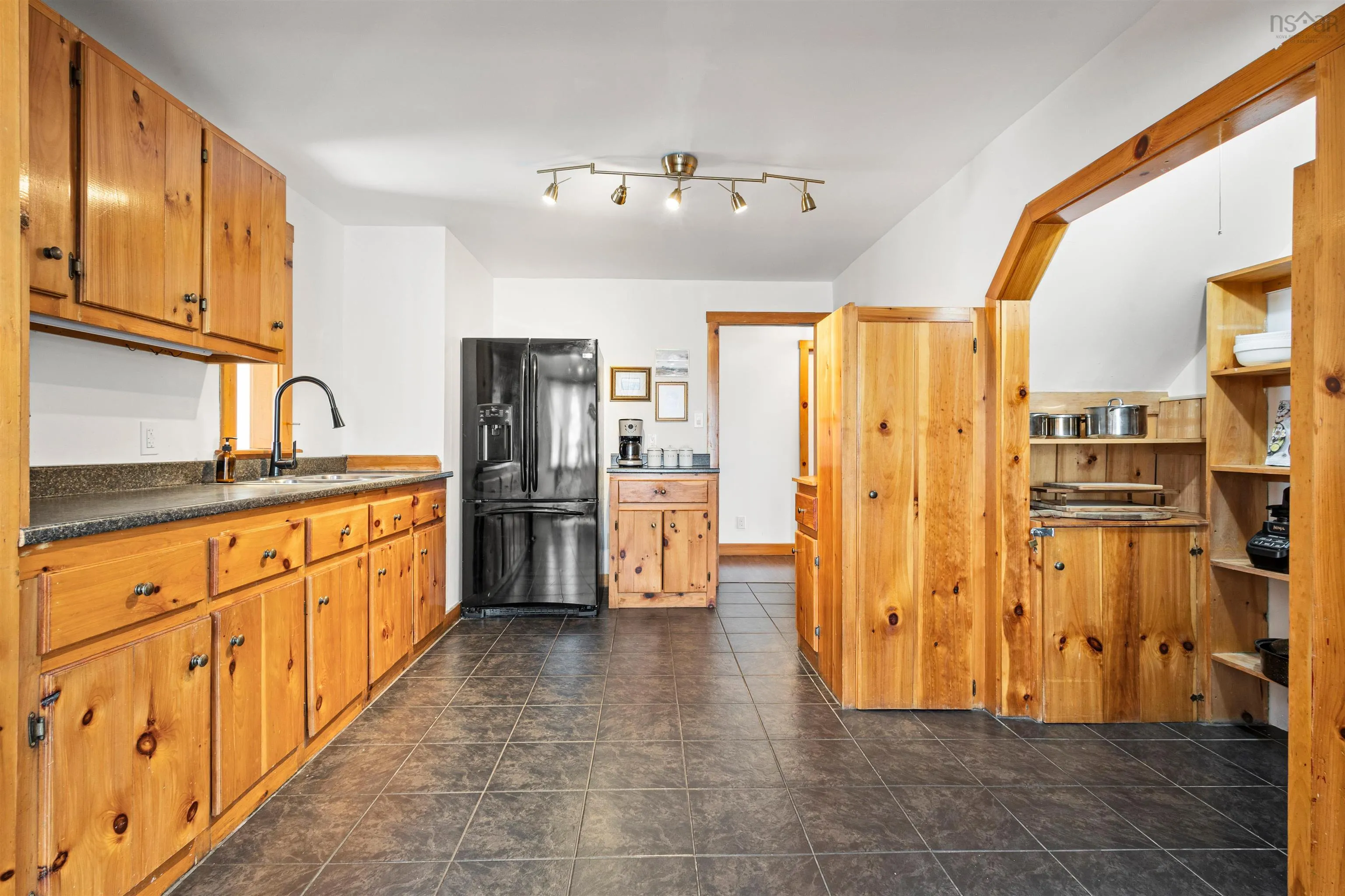 202 Gaspereau Avenue, Wolfville Ns B4p 2e6, 5 Bedrooms Bedrooms, ,2 BathroomsBathrooms,Residential,For Sale,Gaspereau,202507402