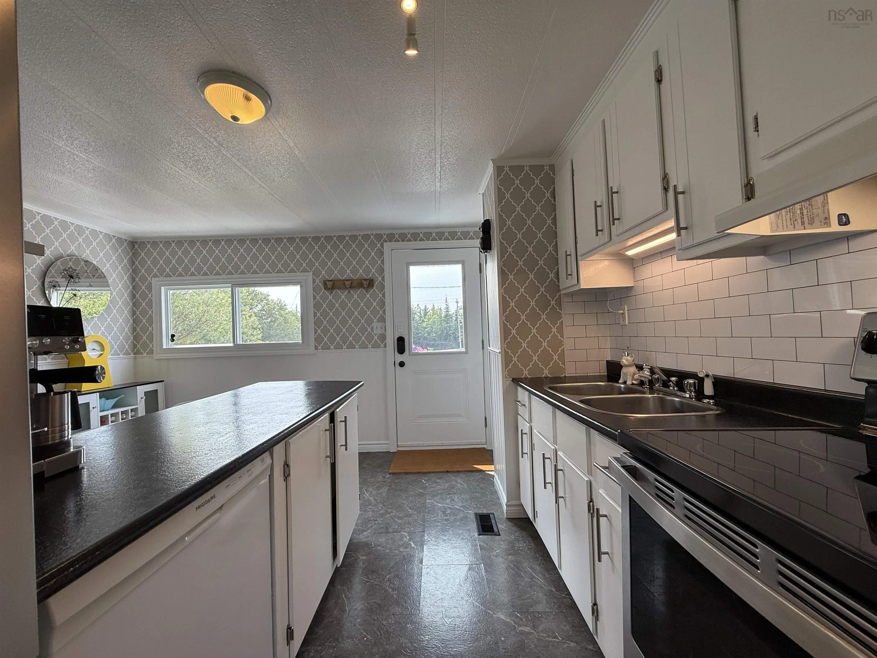 825 East Jeddore Road, East Jeddore, NS B0J 2L0, 2 Bedrooms Bedrooms, ,1 BathroomBathrooms,Residential,For Sale,East Jeddore,202520272