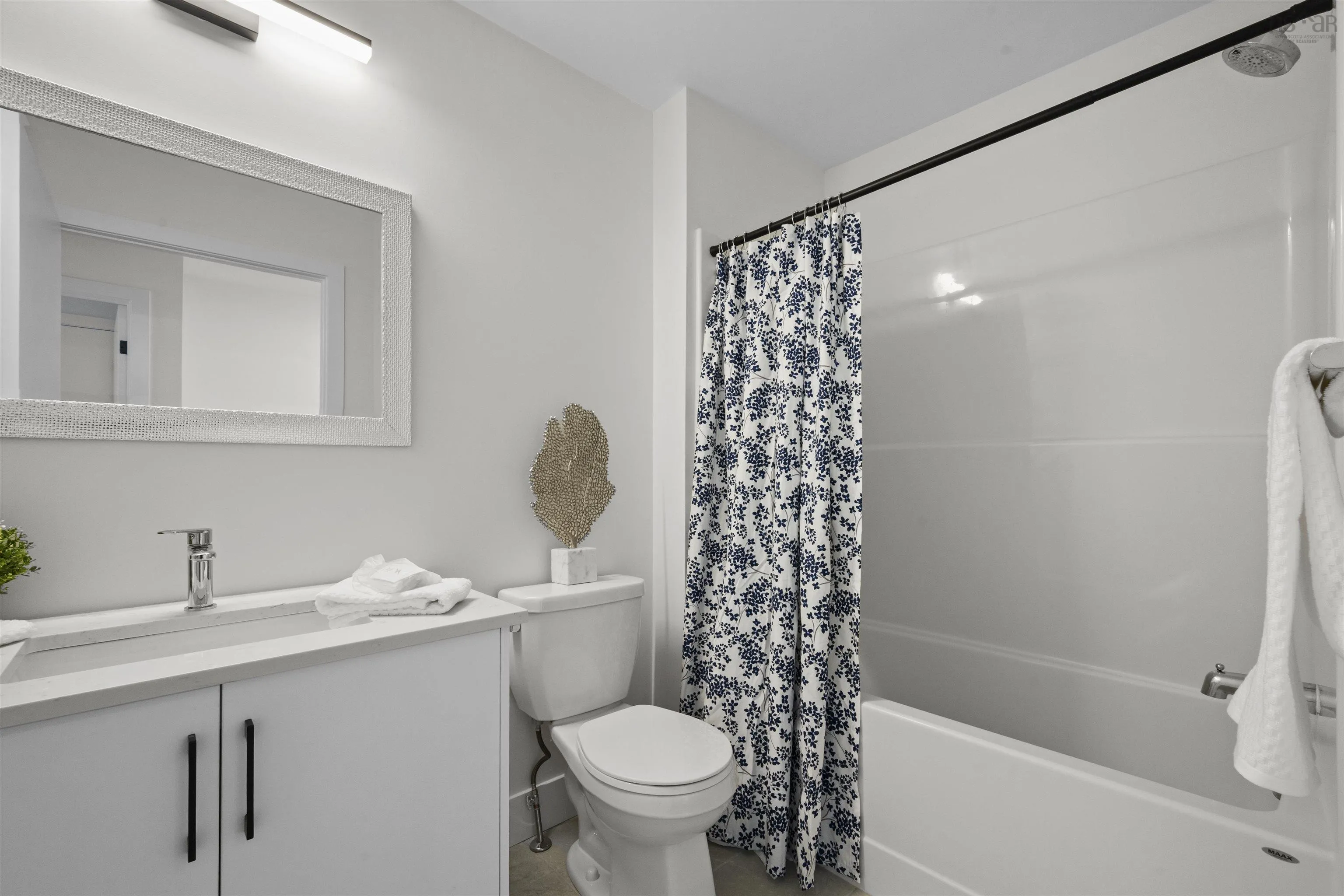124 Tyler Street, Elmsdale, NS B2S 0B4, 3 Bedrooms Bedrooms, ,4 BathroomsBathrooms,Residential,For Sale,Tyler,202520660