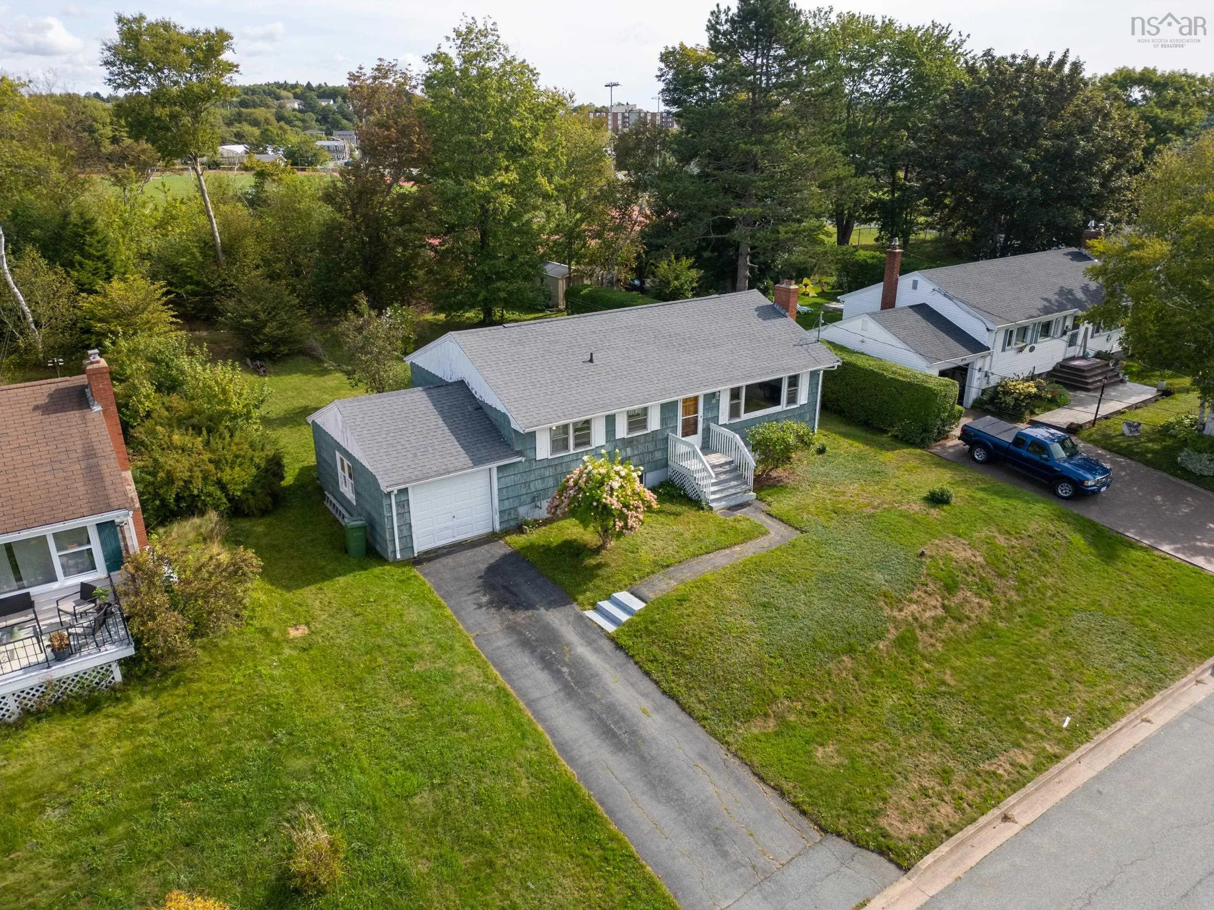 31 Raymoor Drive, Dartmouth, NS B2X 1G6, 3 Bedrooms Bedrooms, ,1 BathroomBathrooms,Residential,For Sale,Raymoor,202523000