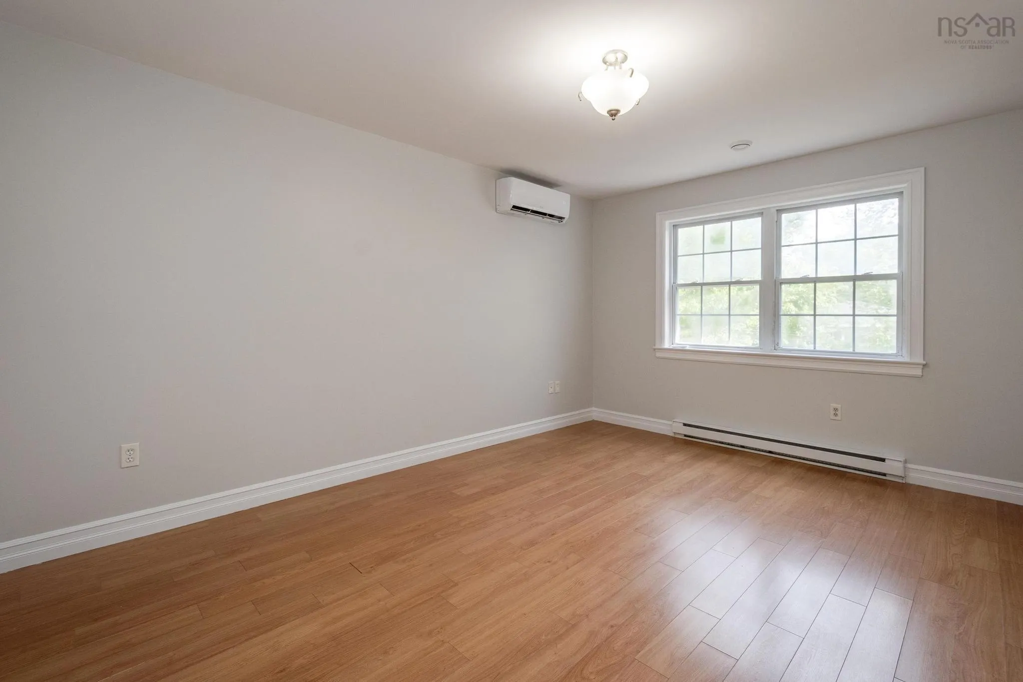 33 Sunnydale Crescent, Bedford, NS B4A 2S6, 4 Bedrooms Bedrooms, ,3 BathroomsBathrooms,Residential,For Sale,Sunnydale,202519276