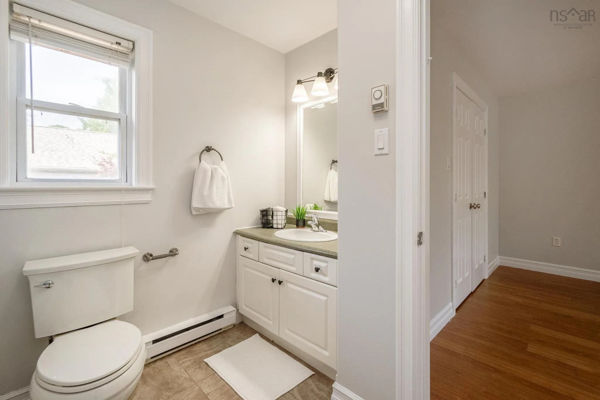 33 Sunnydale Crescent, Bedford, NS B4A 2S6, 4 Bedrooms Bedrooms, ,3 BathroomsBathrooms,Residential,For Sale,Sunnydale,202519276
