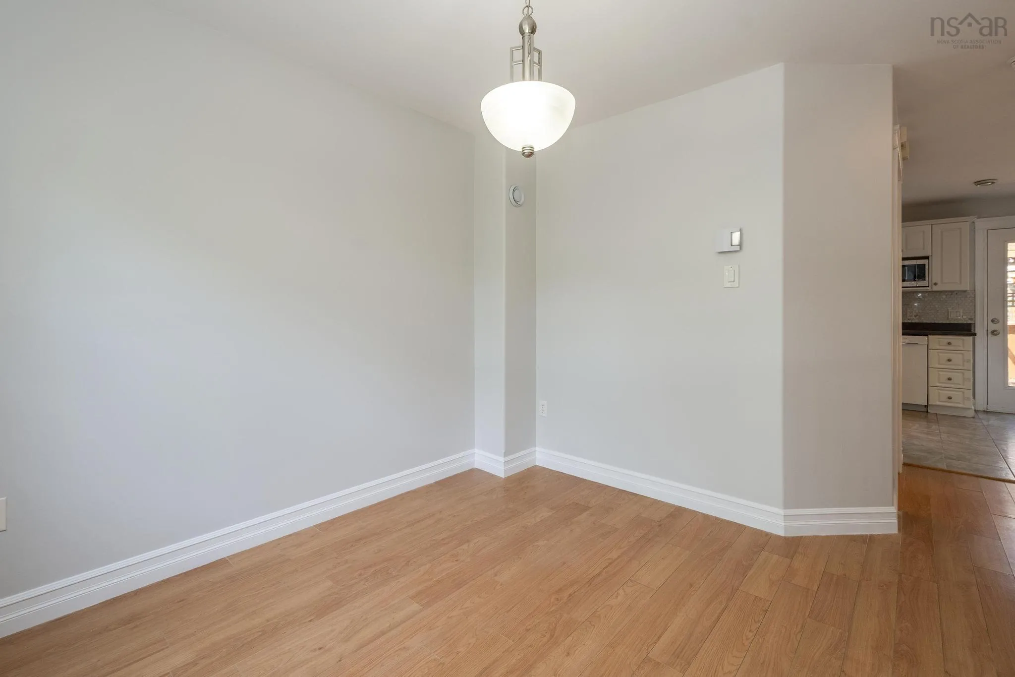 33 Sunnydale Crescent, Bedford, NS B4A 2S6, 4 Bedrooms Bedrooms, ,3 BathroomsBathrooms,Residential,For Sale,Sunnydale,202519276
