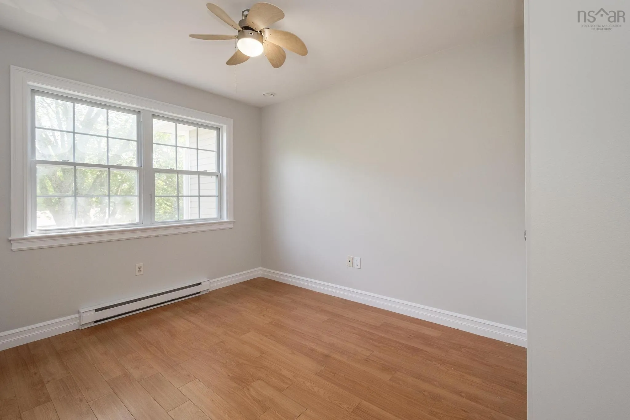 33 Sunnydale Crescent, Bedford, NS B4A 2S6, 4 Bedrooms Bedrooms, ,3 BathroomsBathrooms,Residential,For Sale,Sunnydale,202519276