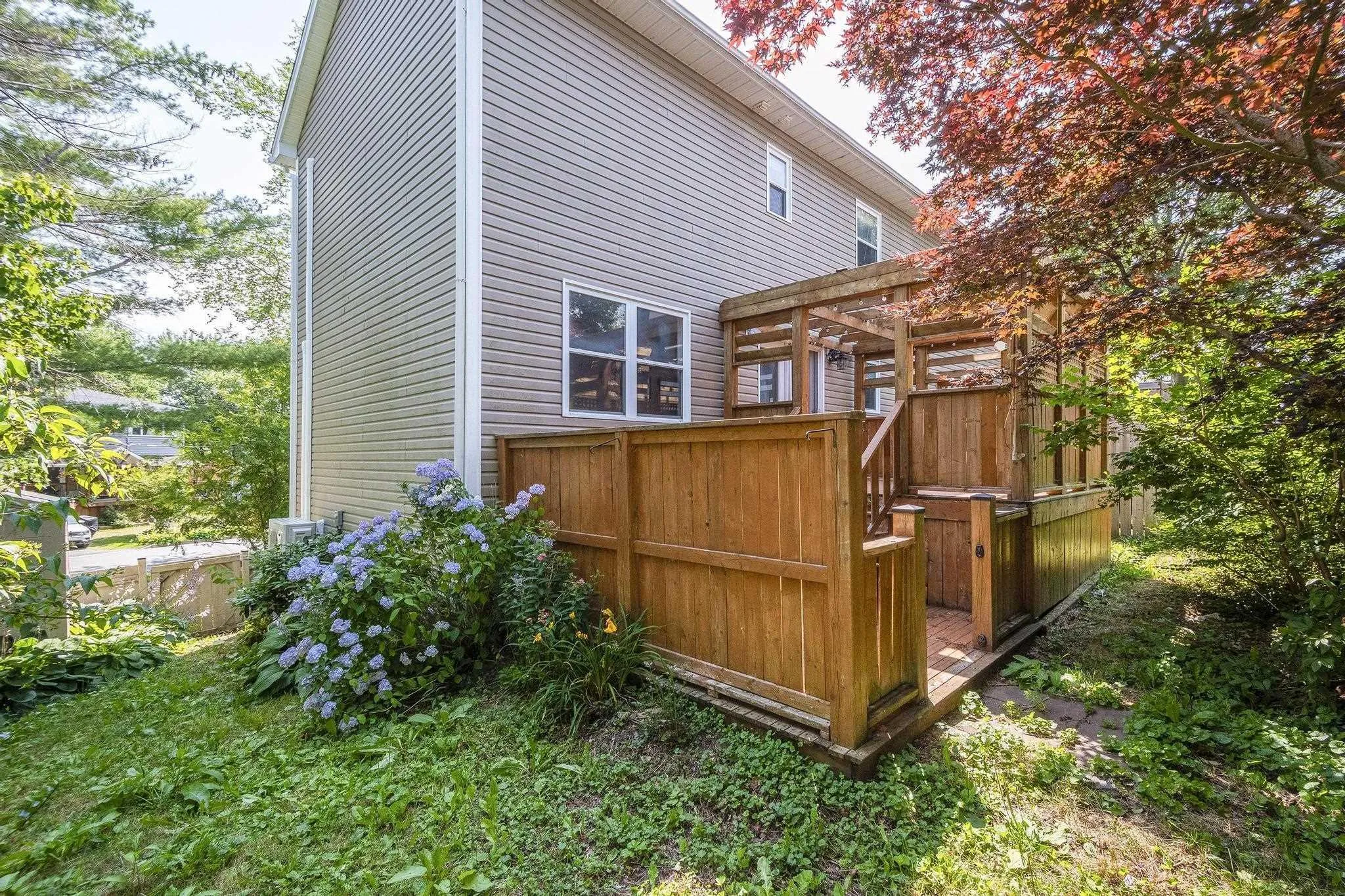 33 Sunnydale Crescent, Bedford, NS B4A 2S6, 4 Bedrooms Bedrooms, ,3 BathroomsBathrooms,Residential,For Sale,Sunnydale,202519276