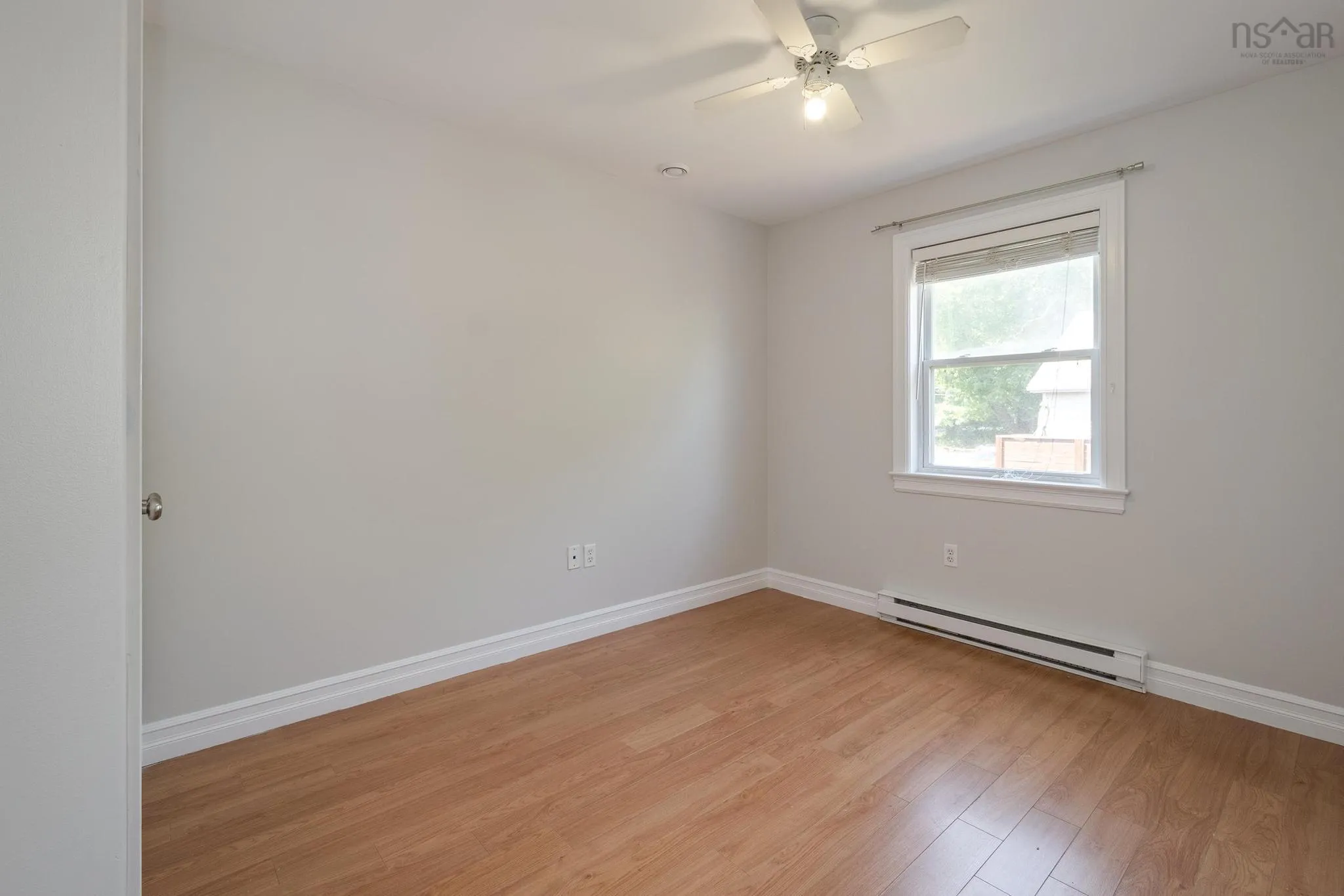33 Sunnydale Crescent, Bedford, NS B4A 2S6, 4 Bedrooms Bedrooms, ,3 BathroomsBathrooms,Residential,For Sale,Sunnydale,202519276