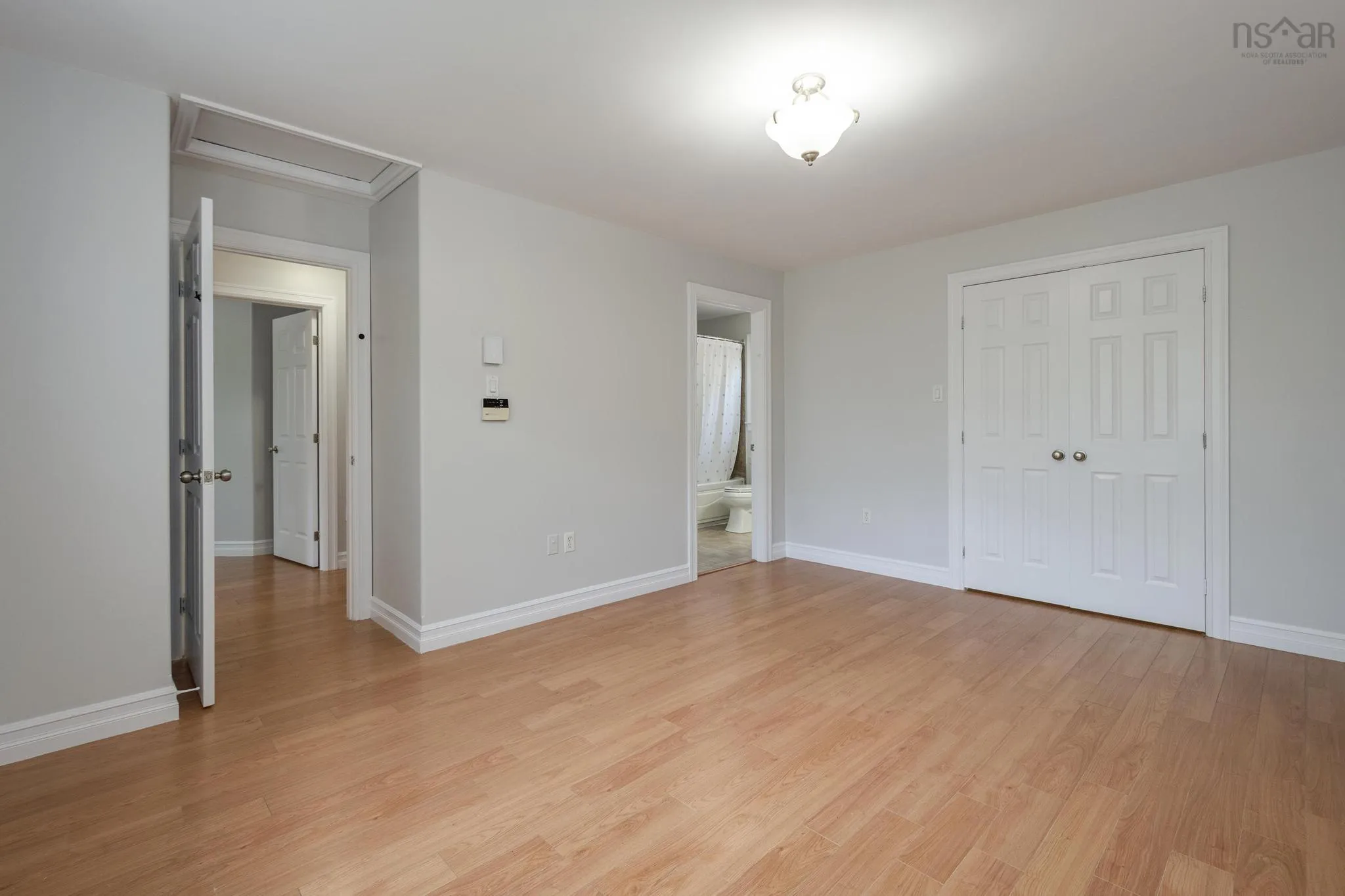 33 Sunnydale Crescent, Bedford, NS B4A 2S6, 4 Bedrooms Bedrooms, ,3 BathroomsBathrooms,Residential,For Sale,Sunnydale,202519276