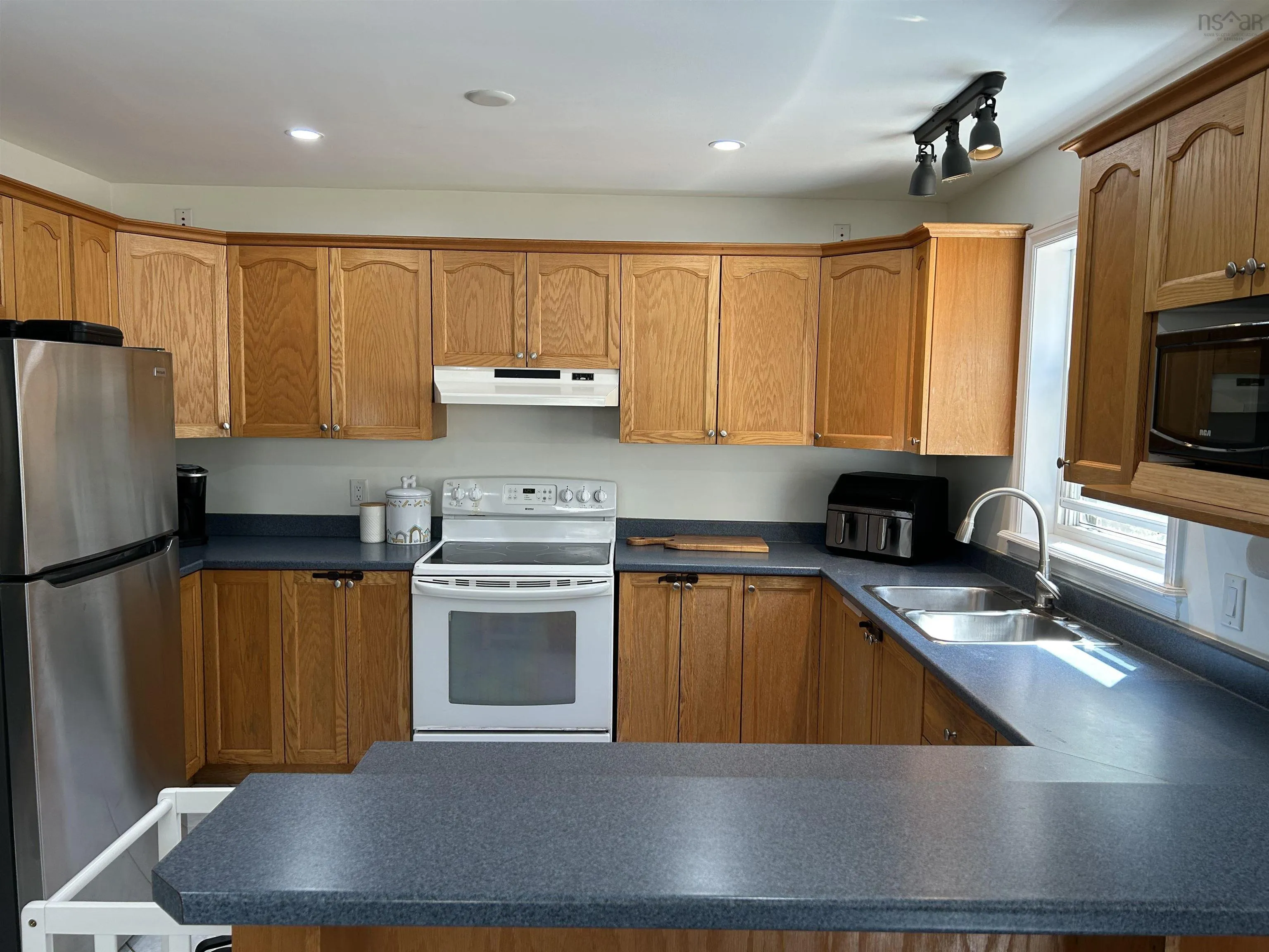 12 Keyworth Lane, Half Island Cove, NS B3P 2T7, 3 Bedrooms Bedrooms, ,3 BathroomsBathrooms,Residential,For Sale,Keyworth,202520948