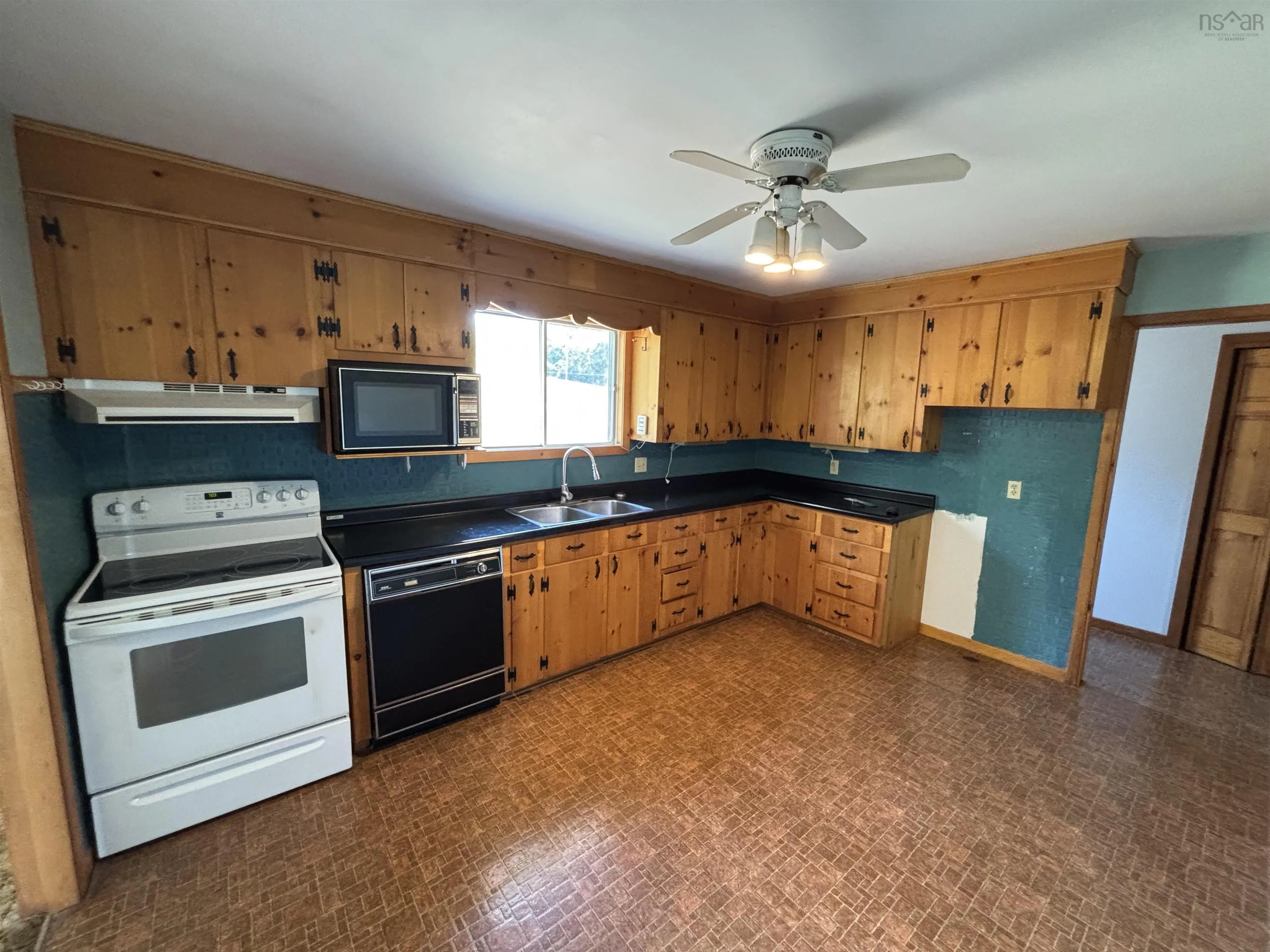 445 Sandy Cove Road, Sandy Cove, NS B0V 1E0, 3 Bedrooms Bedrooms, ,3 BathroomsBathrooms,Residential,For Sale,Sandy Cove,202519867