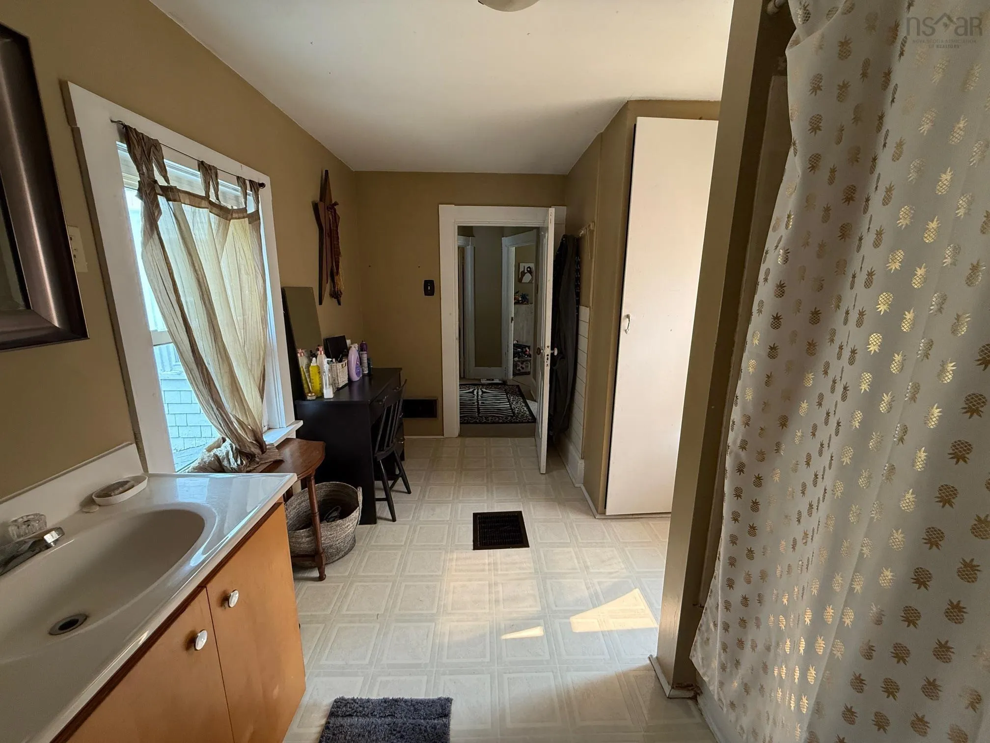 72 Cove Road, Conquerall Bank, NS B4V 0T4, 3 Bedrooms Bedrooms, ,1 BathroomBathrooms,Residential,For Sale,Cove,202519650