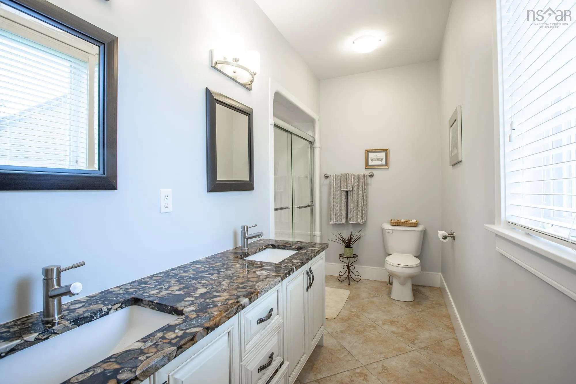 34 Fairwinds Place, Bedford, NS B4A 0H7, 3 Bedrooms Bedrooms, ,3 BathroomsBathrooms,Residential,For Sale,Fairwinds,202523155