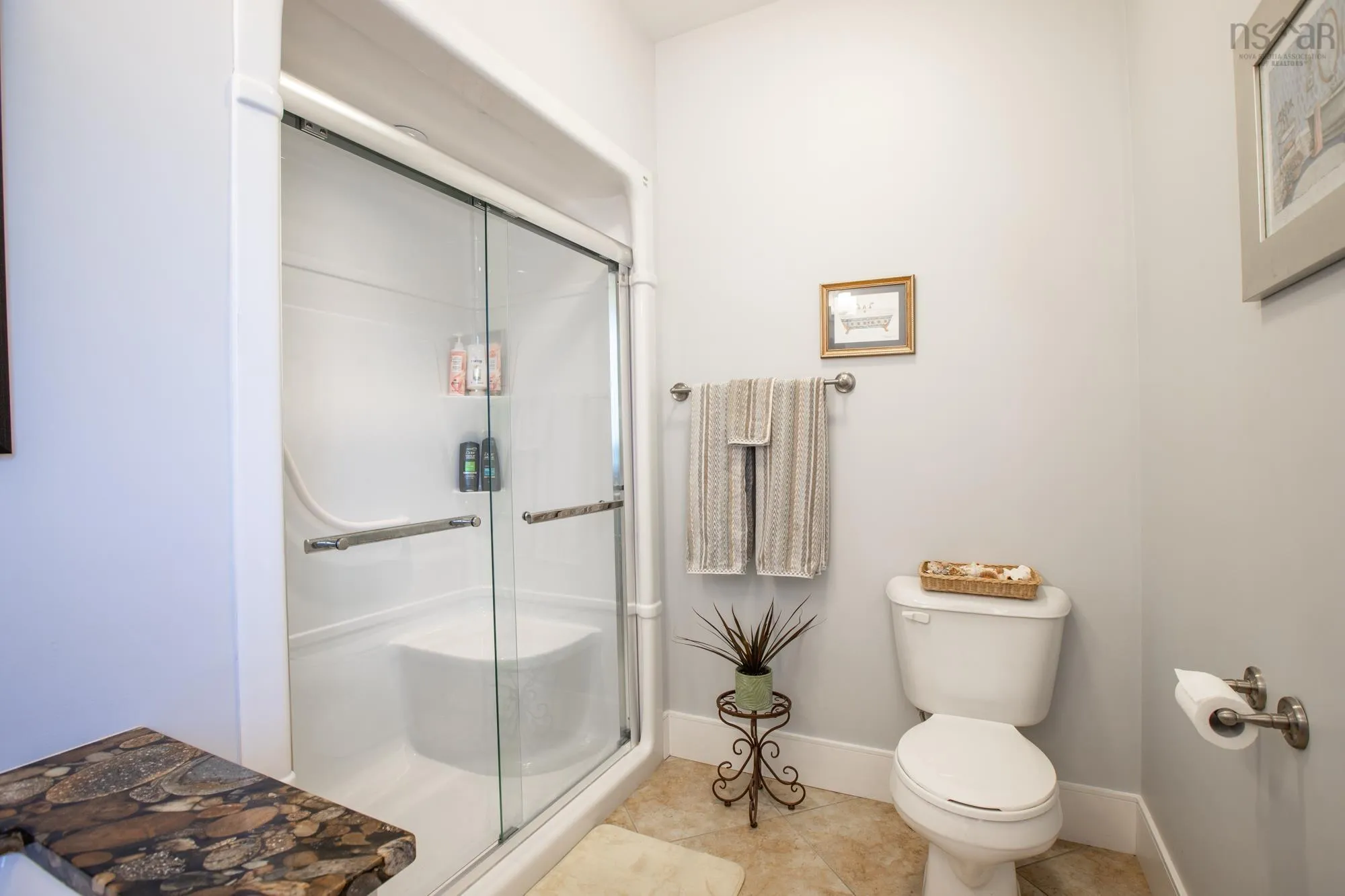 34 Fairwinds Place, Bedford, NS B4A 0H7, 3 Bedrooms Bedrooms, ,3 BathroomsBathrooms,Residential,For Sale,Fairwinds,202523155