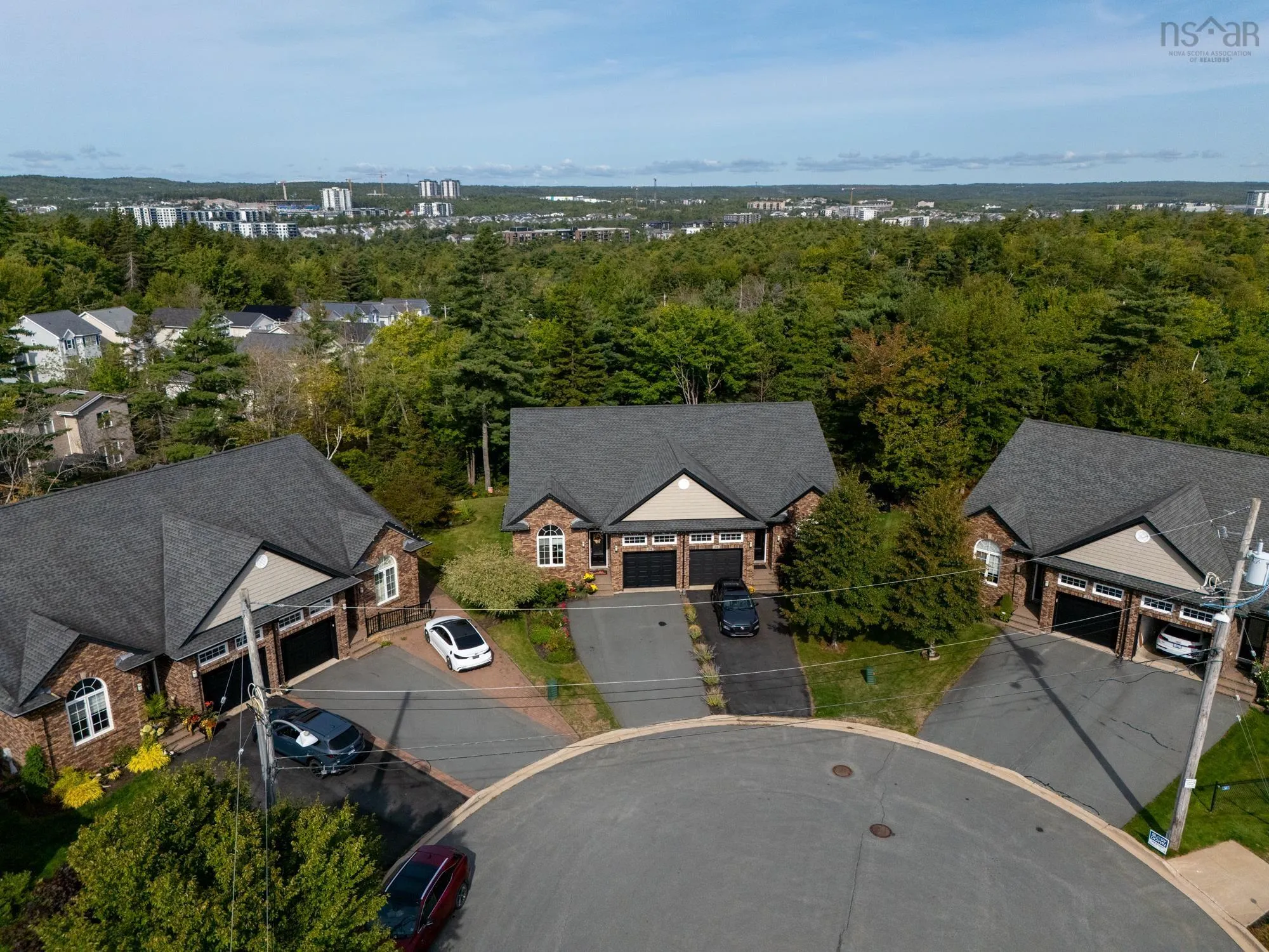 34 Fairwinds Place, Bedford, NS B4A 0H7, 3 Bedrooms Bedrooms, ,3 BathroomsBathrooms,Residential,For Sale,Fairwinds,202523155
