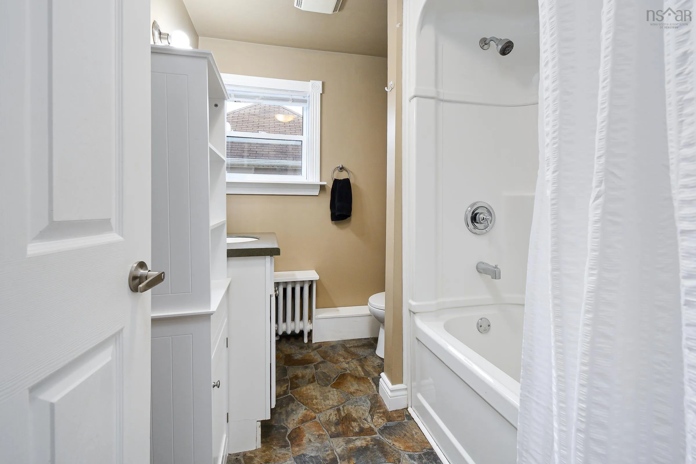 59 Milton Street, Sydney, NS B1P 4L9, 3 Bedrooms Bedrooms, ,2 BathroomsBathrooms,Residential,For Sale,Milton,202521207