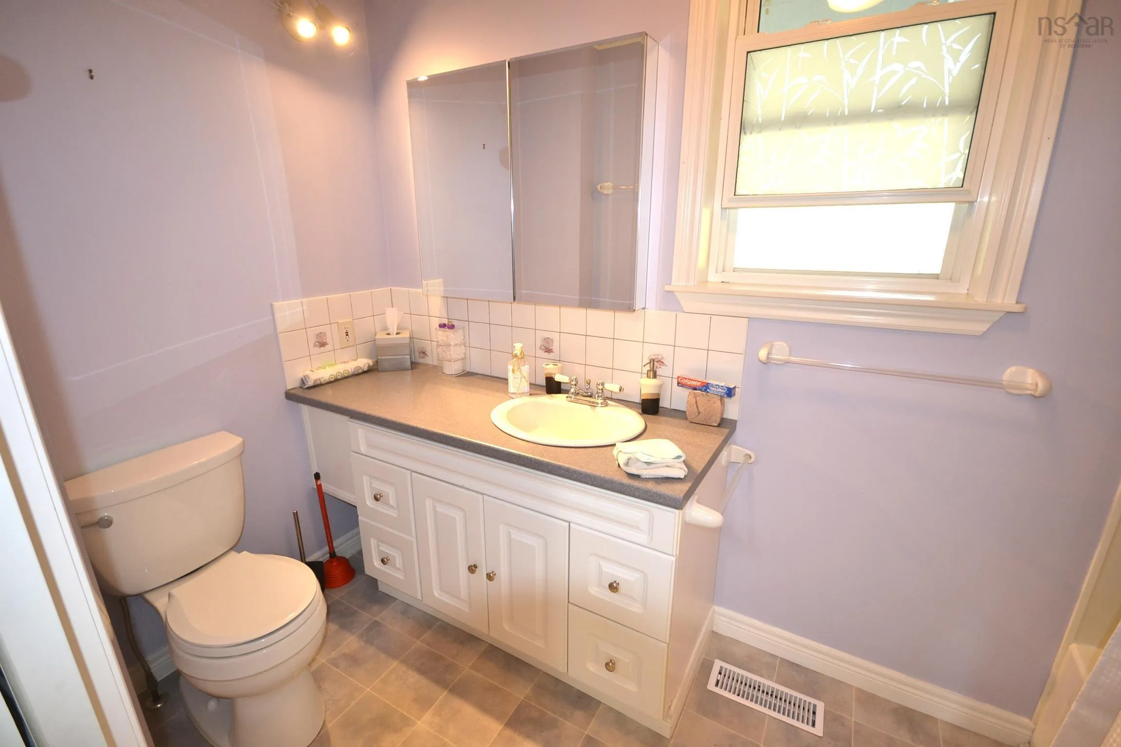 3964 332 Highway, Riverport, NS B0J 2X0, 5 Bedrooms Bedrooms, ,2 BathroomsBathrooms,Residential,For Sale,332,202520168