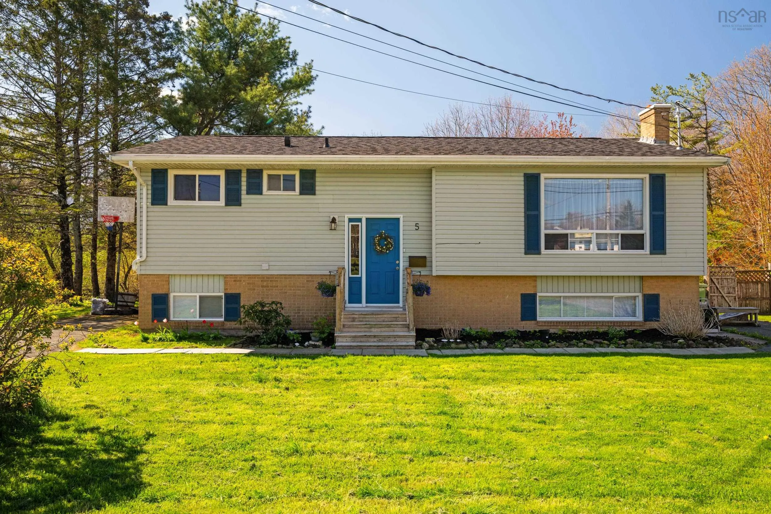 5 Seawood Avenue, Lower Sackville, NS B4C 2L1, 5 Bedrooms Bedrooms, ,2 BathroomsBathrooms,Residential,For Sale,Seawood,202510960