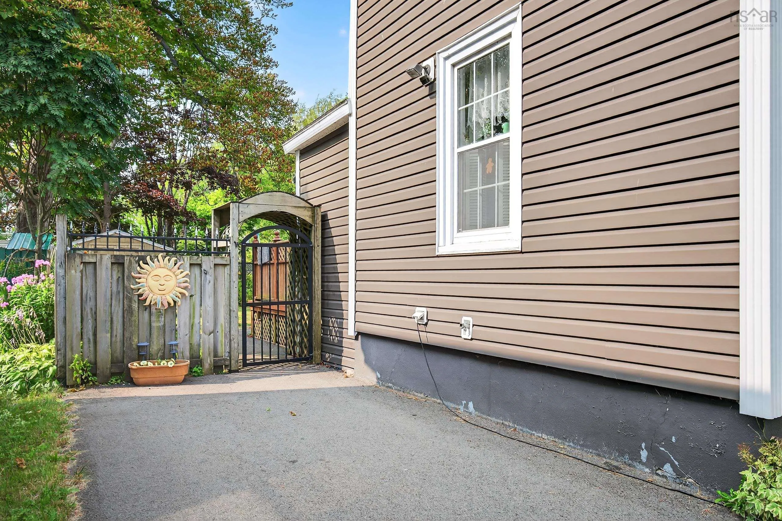 411 Townsend Street, Sydney, NS B1P 6G3, 3 Bedrooms Bedrooms, ,1 BathroomBathrooms,Residential,For Sale,Townsend Street,202521312