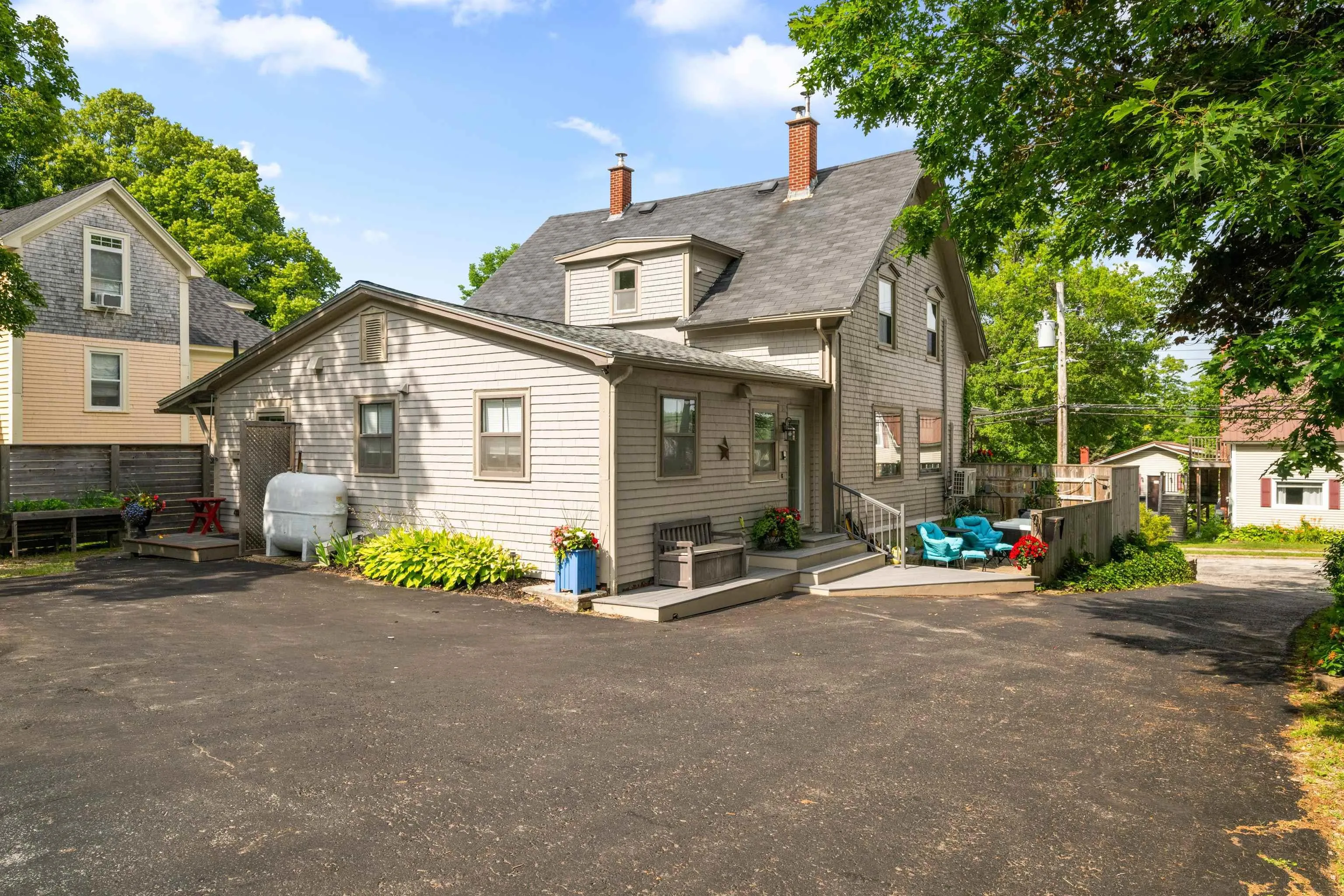 153 Pleasant Street, Bridgewater, NS B4V 1N4, 5 Bedrooms Bedrooms, ,3 BathroomsBathrooms,Residential,For Sale,Pleasant,202518019