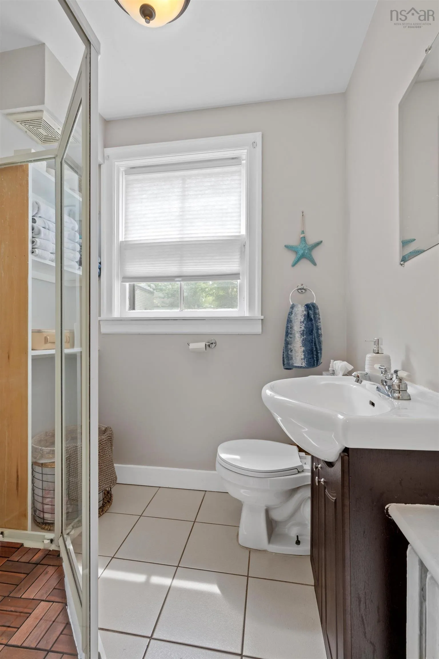 153 Pleasant Street, Bridgewater, NS B4V 1N4, 5 Bedrooms Bedrooms, ,3 BathroomsBathrooms,Residential,For Sale,Pleasant,202518019
