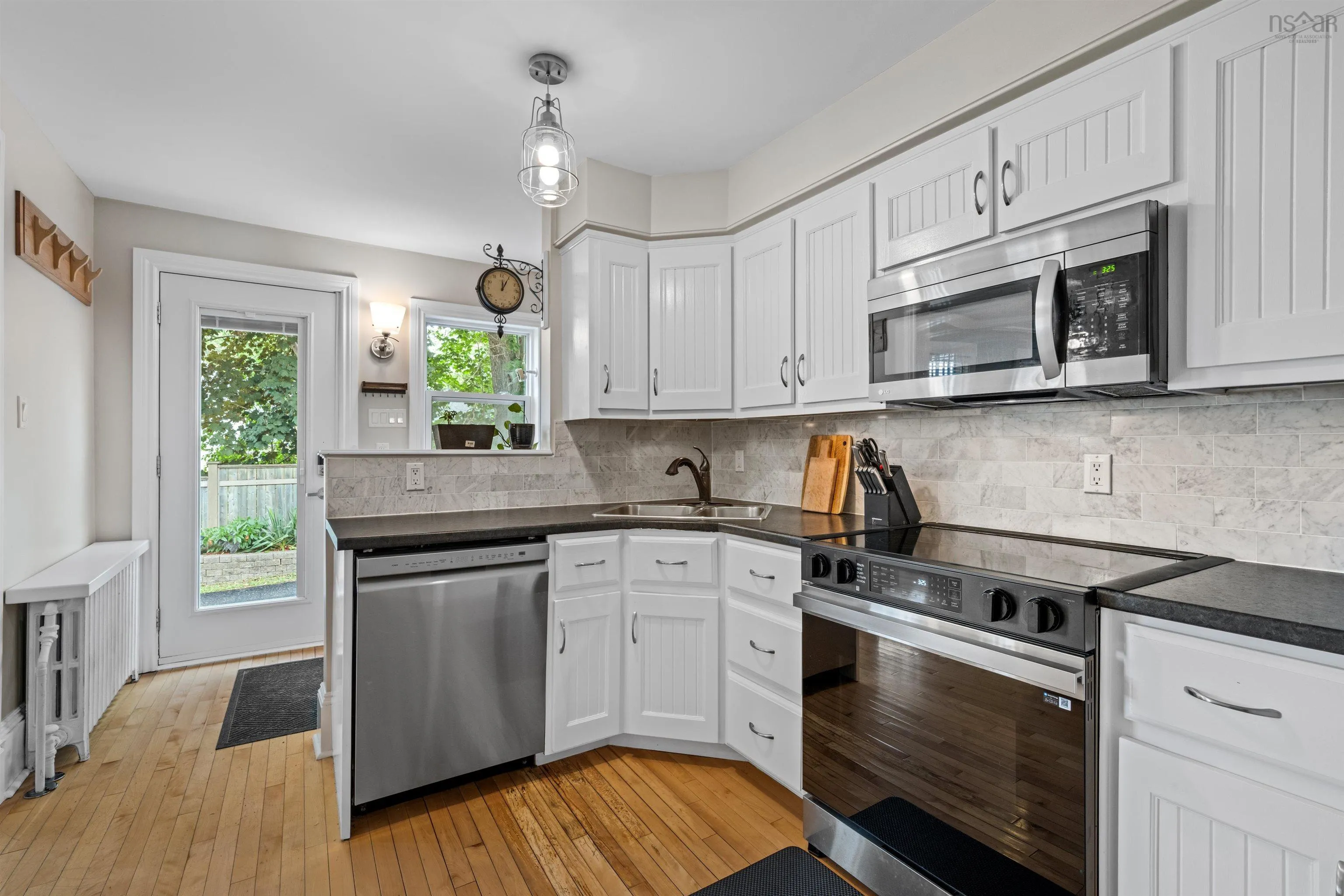 153 Pleasant Street, Bridgewater, NS B4V 1N4, 5 Bedrooms Bedrooms, ,3 BathroomsBathrooms,Residential,For Sale,Pleasant,202518019