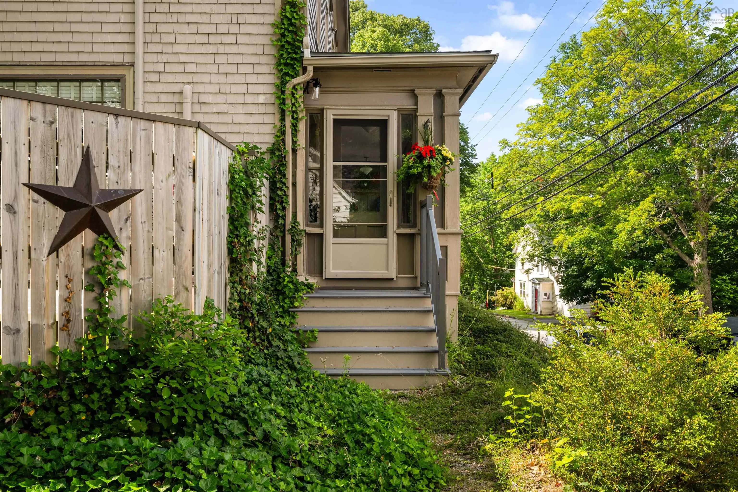 153 Pleasant Street, Bridgewater, NS B4V 1N4, 5 Bedrooms Bedrooms, ,3 BathroomsBathrooms,Residential,For Sale,Pleasant,202518019
