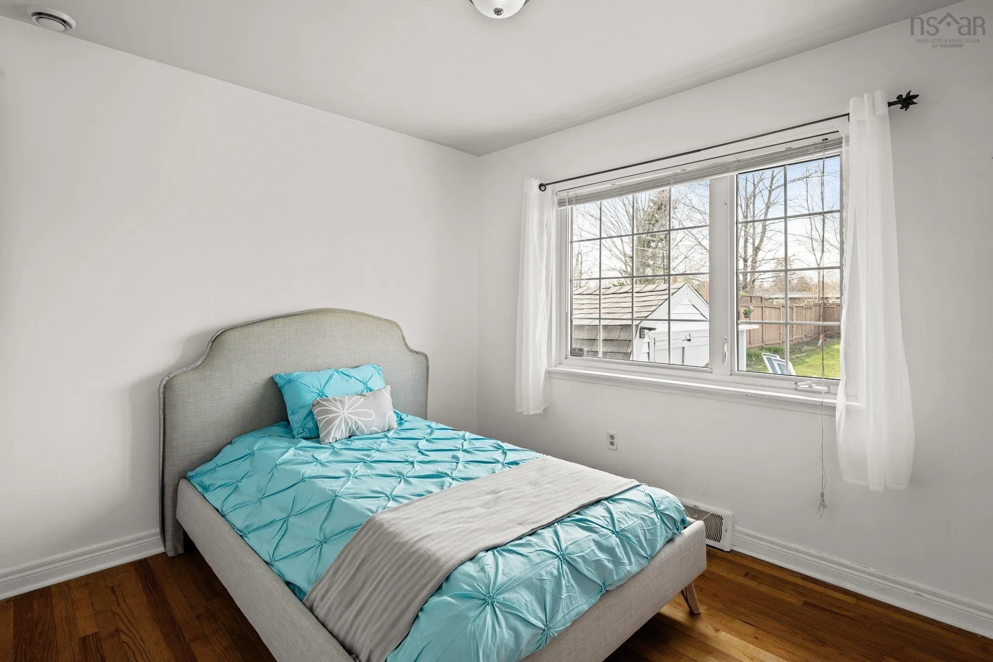 28 Beaver Bank Road, Lower Sackville Ns B4e 1g5, 3 Bedrooms Bedrooms, ,2 BathroomsBathrooms,Residential,For Sale,Beaver Bank,202510447