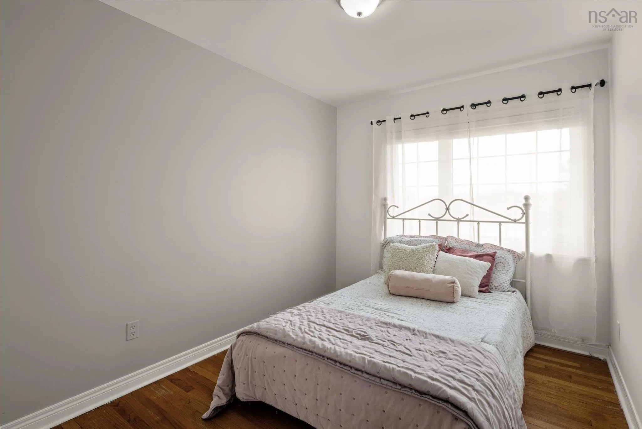 28 Beaver Bank Road, Lower Sackville Ns B4e 1g5, 3 Bedrooms Bedrooms, ,2 BathroomsBathrooms,Residential,For Sale,Beaver Bank,202510447
