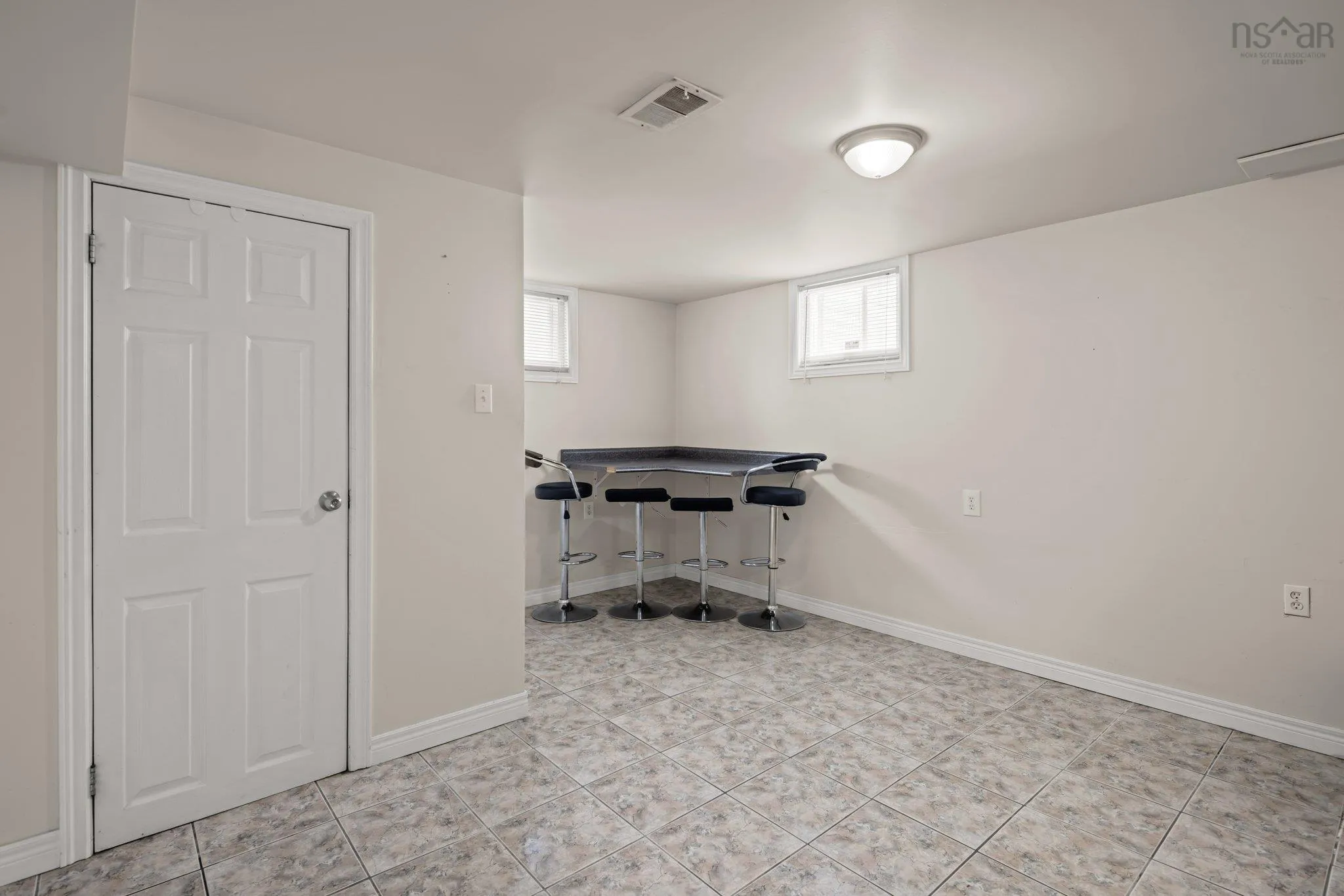 28 Beaver Bank Road, Lower Sackville Ns B4e 1g5, 3 Bedrooms Bedrooms, ,2 BathroomsBathrooms,Residential,For Sale,Beaver Bank,202510447