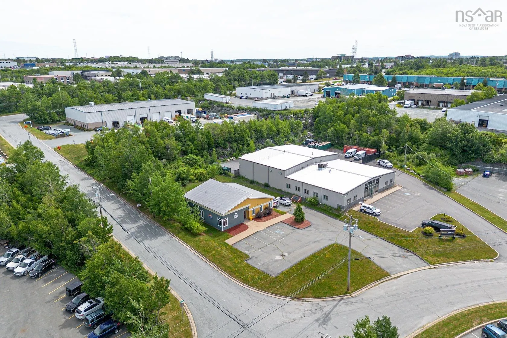 84 Thorne Avenue, Dartmouth, NS B3B 1Y5, ,Commercial Sale,For Sale,Thorne,202517892