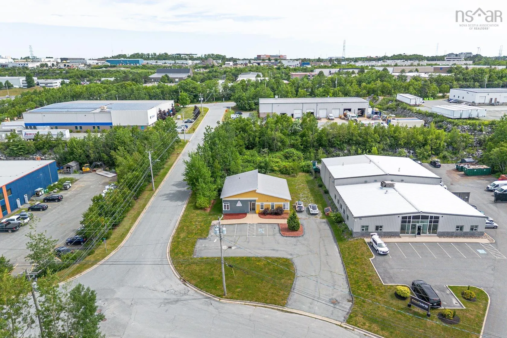 84 Thorne Avenue, Dartmouth, NS B3B 1Y5, ,Commercial Sale,For Sale,Thorne,202517892