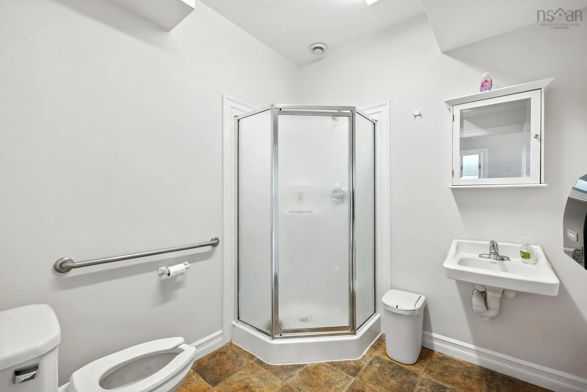 84 Thorne Avenue, Dartmouth, NS B3B 1Y5, ,Commercial Sale,For Sale,Thorne,202517892
