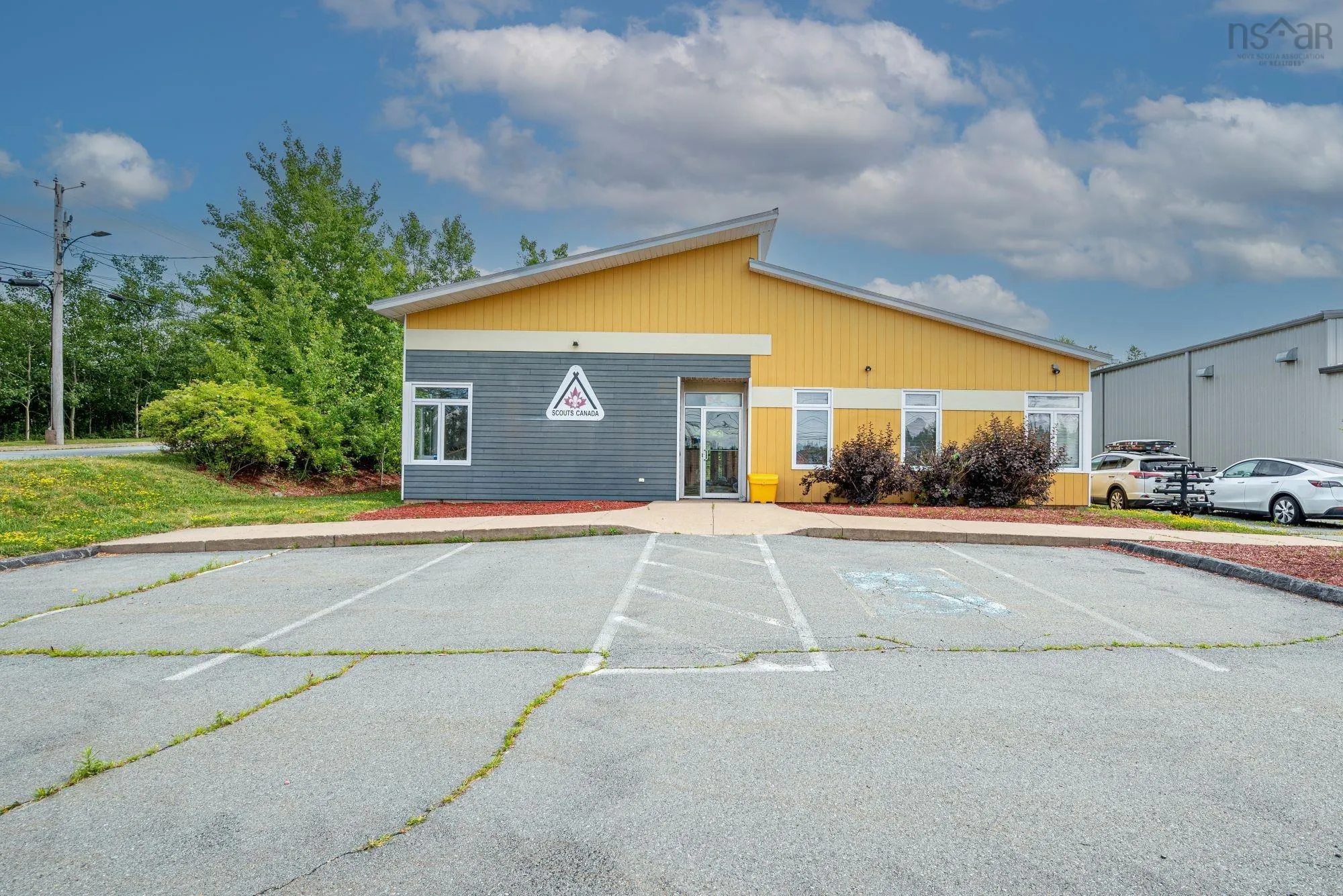 84 Thorne Avenue, Dartmouth, NS B3B 1Y5, ,Commercial Sale,For Sale,Thorne,202517892