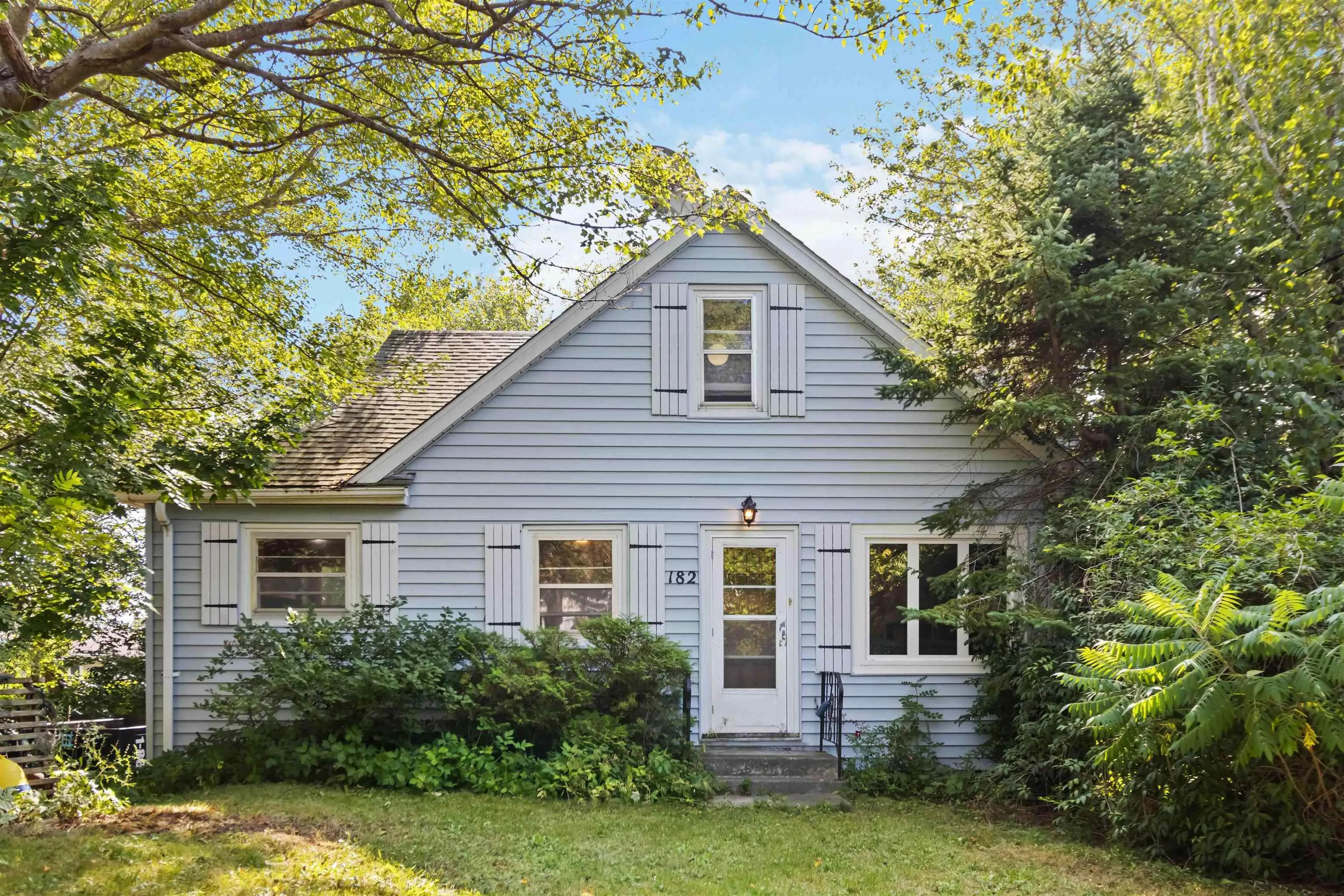 182 Caledonia Road, Dartmouth, NS B2X 1L4, 3 Bedrooms Bedrooms, ,2 BathroomsBathrooms,Residential,For Sale,Caledonia,202520544