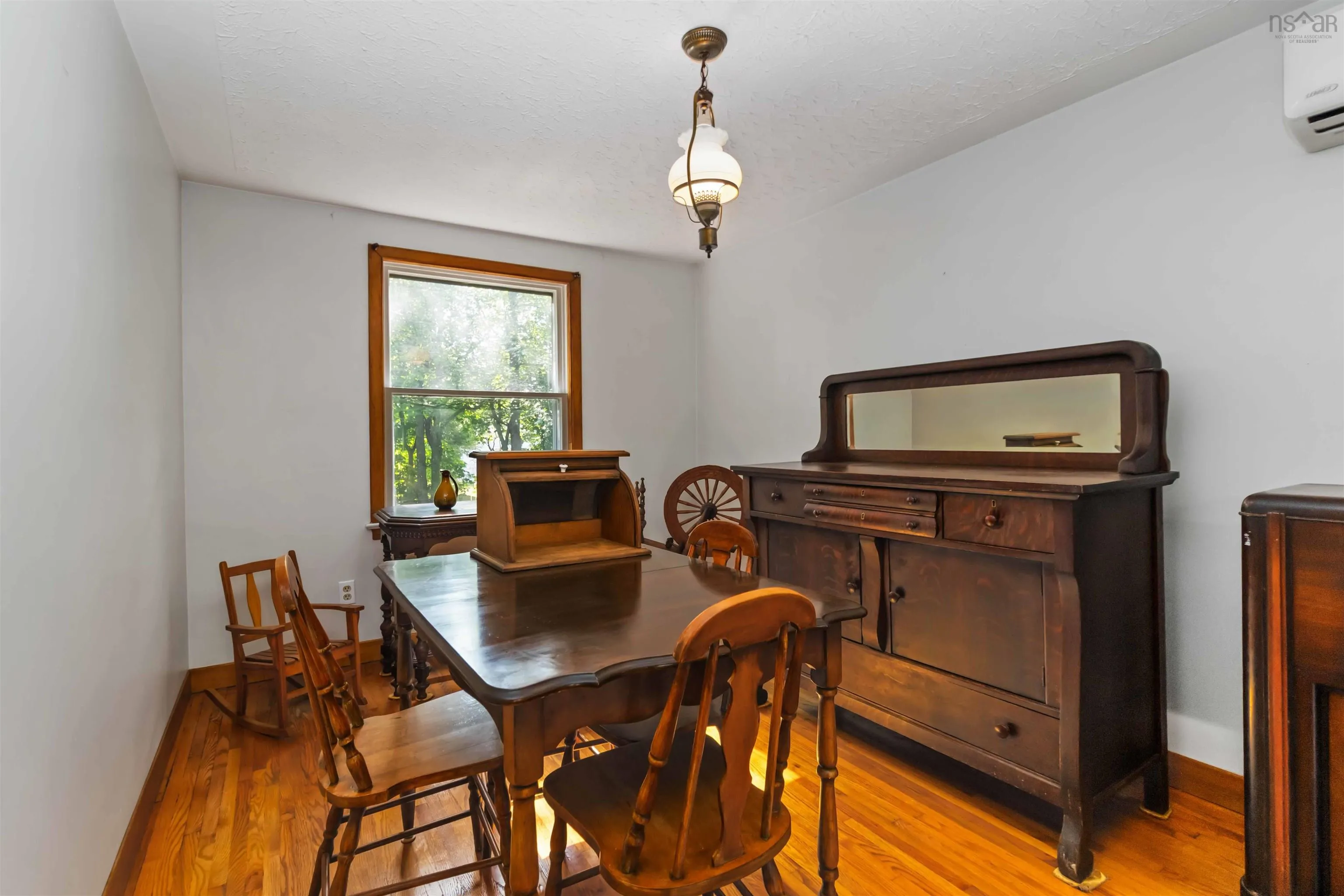 182 Caledonia Road, Dartmouth, NS B2X 1L4, 3 Bedrooms Bedrooms, ,2 BathroomsBathrooms,Residential,For Sale,Caledonia,202520544