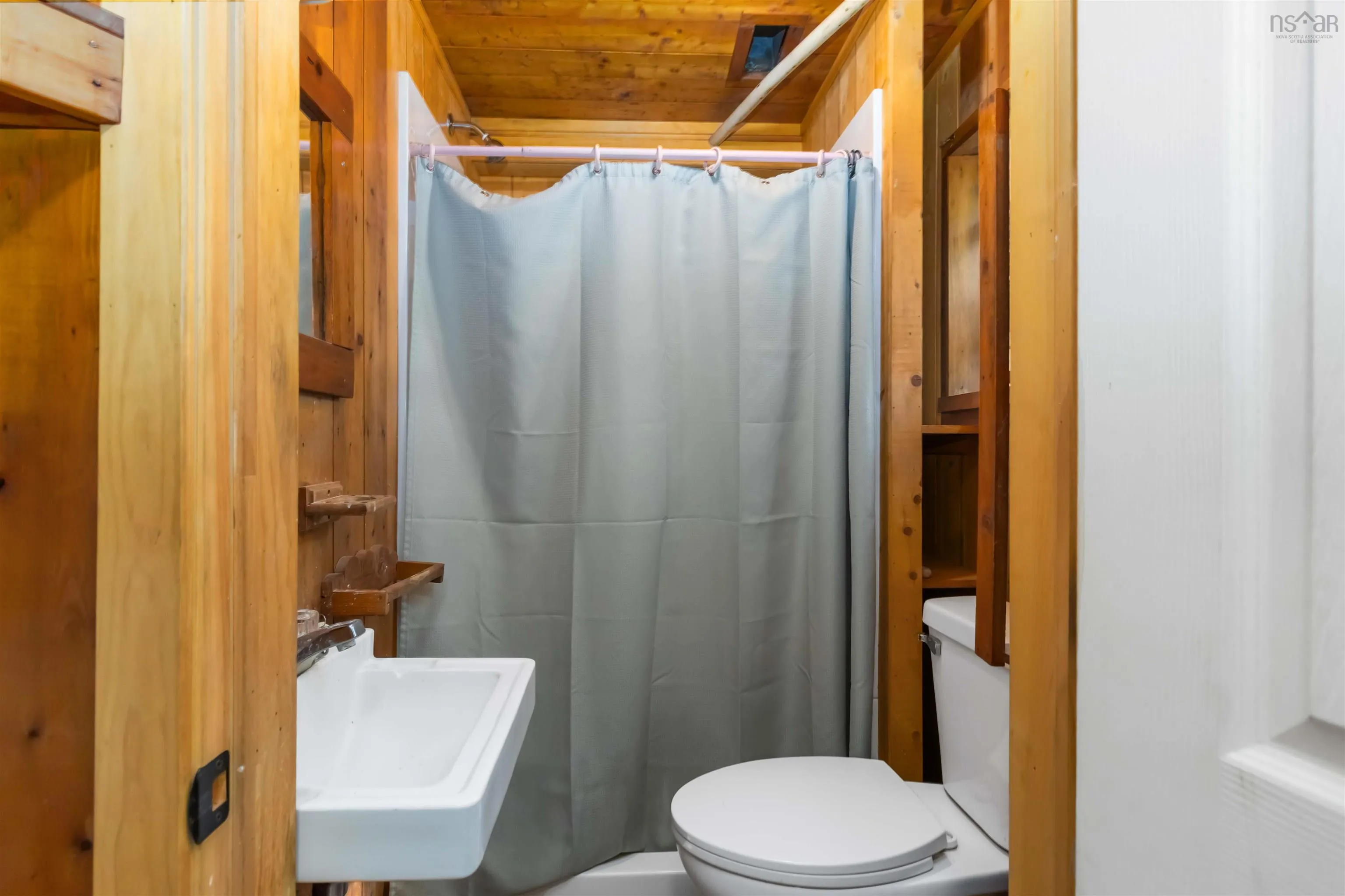 182 Caledonia Road, Dartmouth, NS B2X 1L4, 3 Bedrooms Bedrooms, ,2 BathroomsBathrooms,Residential,For Sale,Caledonia,202520544