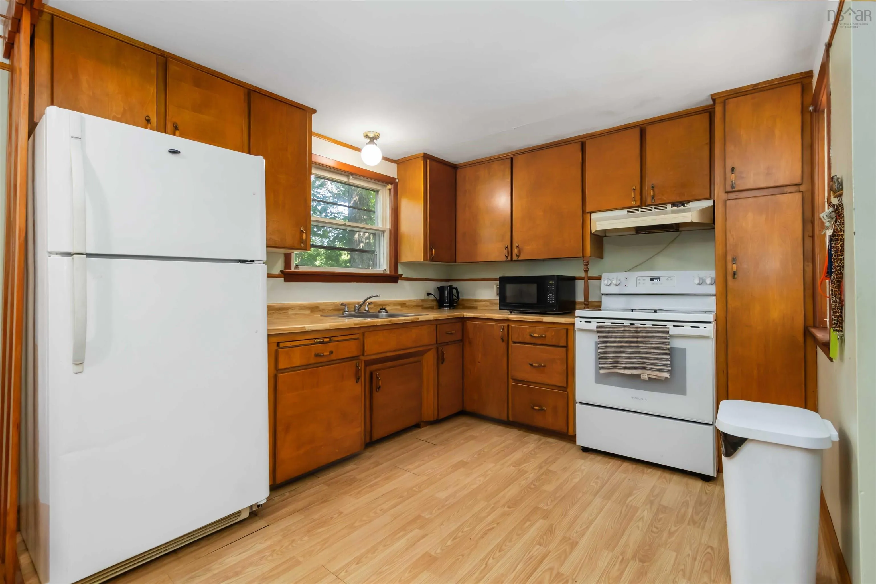 182 Caledonia Road, Dartmouth, NS B2X 1L4, 3 Bedrooms Bedrooms, ,2 BathroomsBathrooms,Residential,For Sale,Caledonia,202520544