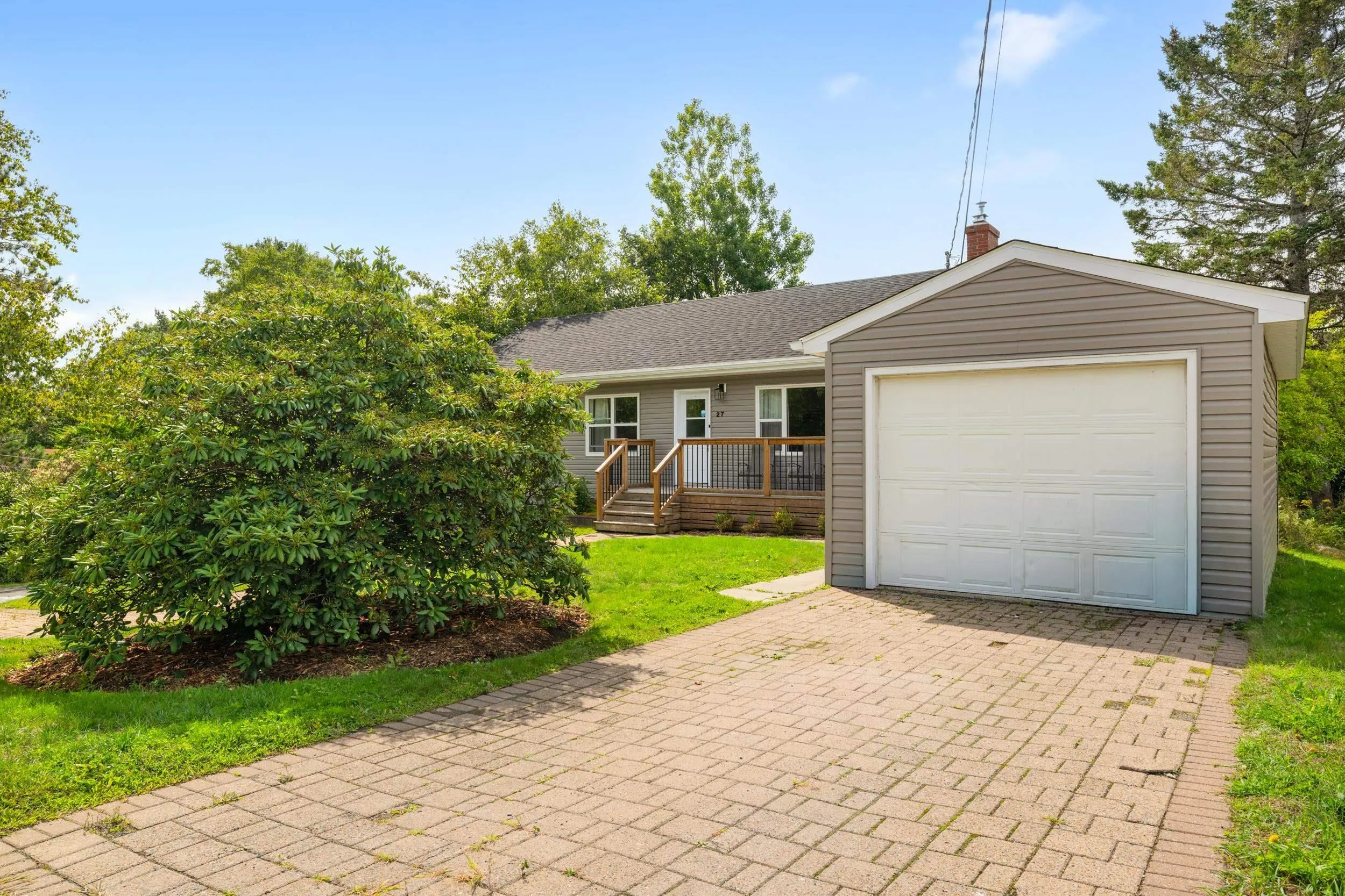27 Fleming Drive, Halifax, NS B3P 1A8, 3 Bedrooms Bedrooms, ,2 BathroomsBathrooms,Residential,For Sale,Fleming,202523210