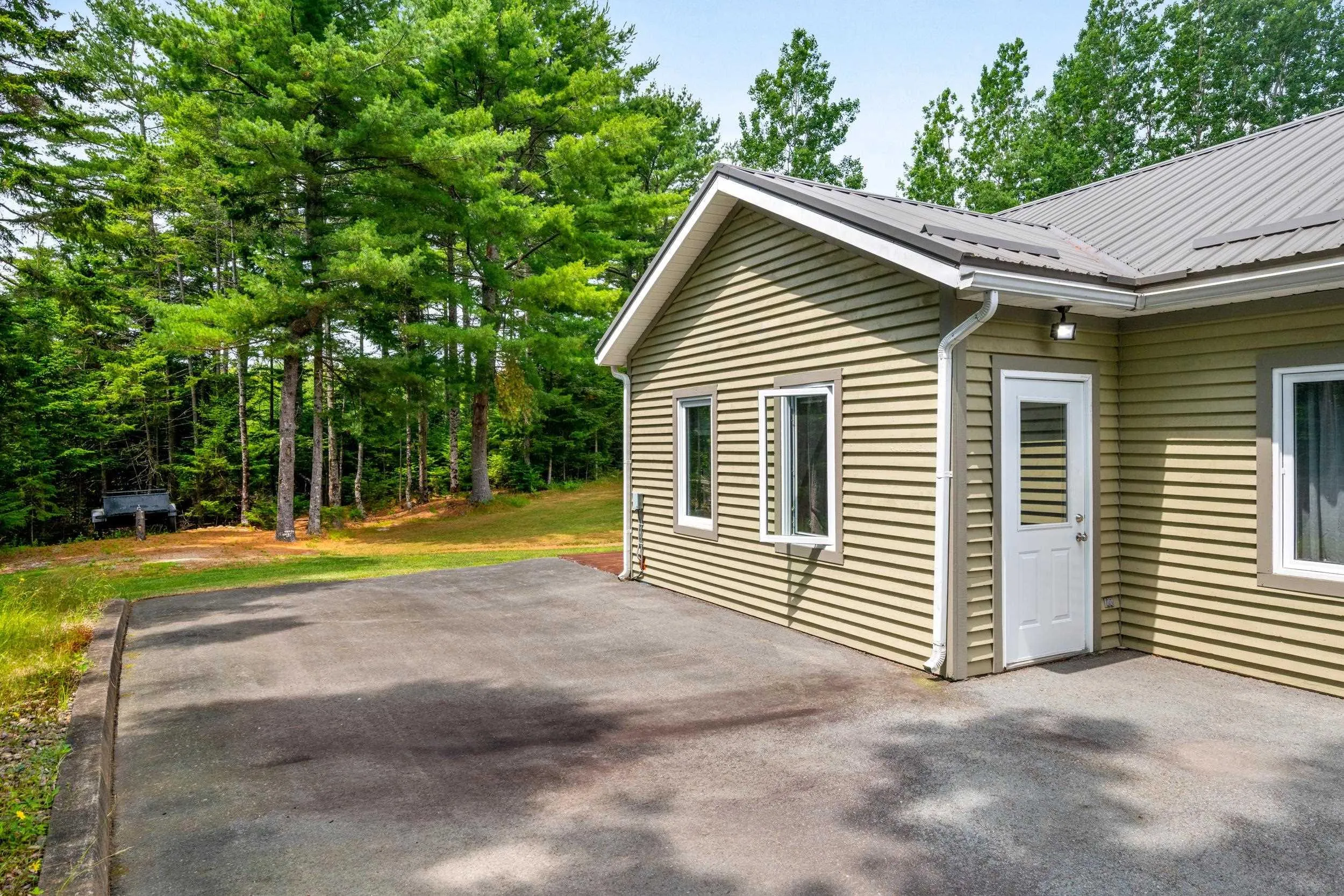 532 Oakland Road, Indian Point, NS B0J 2E0, 4 Bedrooms Bedrooms, ,4 BathroomsBathrooms,Residential,For Sale,Oakland,202518650