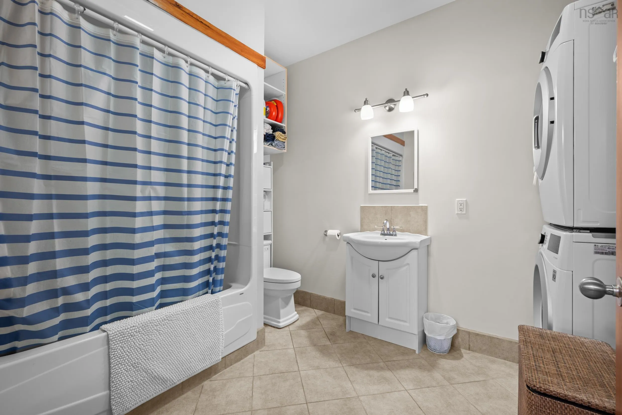 532 Oakland Road, Indian Point, NS B0J 2E0, 4 Bedrooms Bedrooms, ,4 BathroomsBathrooms,Residential,For Sale,Oakland,202518650