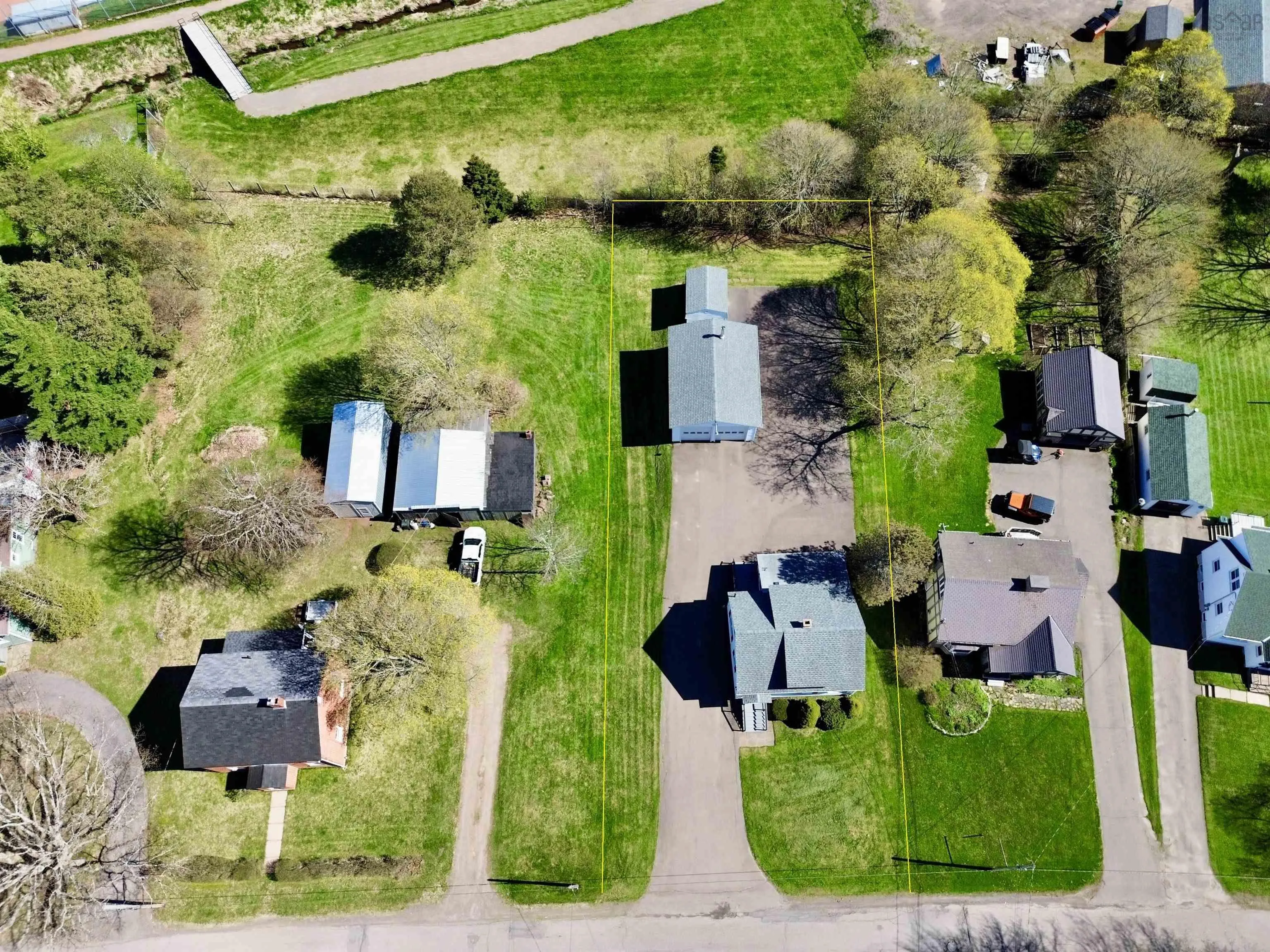5 Queen Street, Amherst, NS B4H 1P7, 2 Bedrooms Bedrooms, ,3 BathroomsBathrooms,Residential,For Sale,Queen,202511100