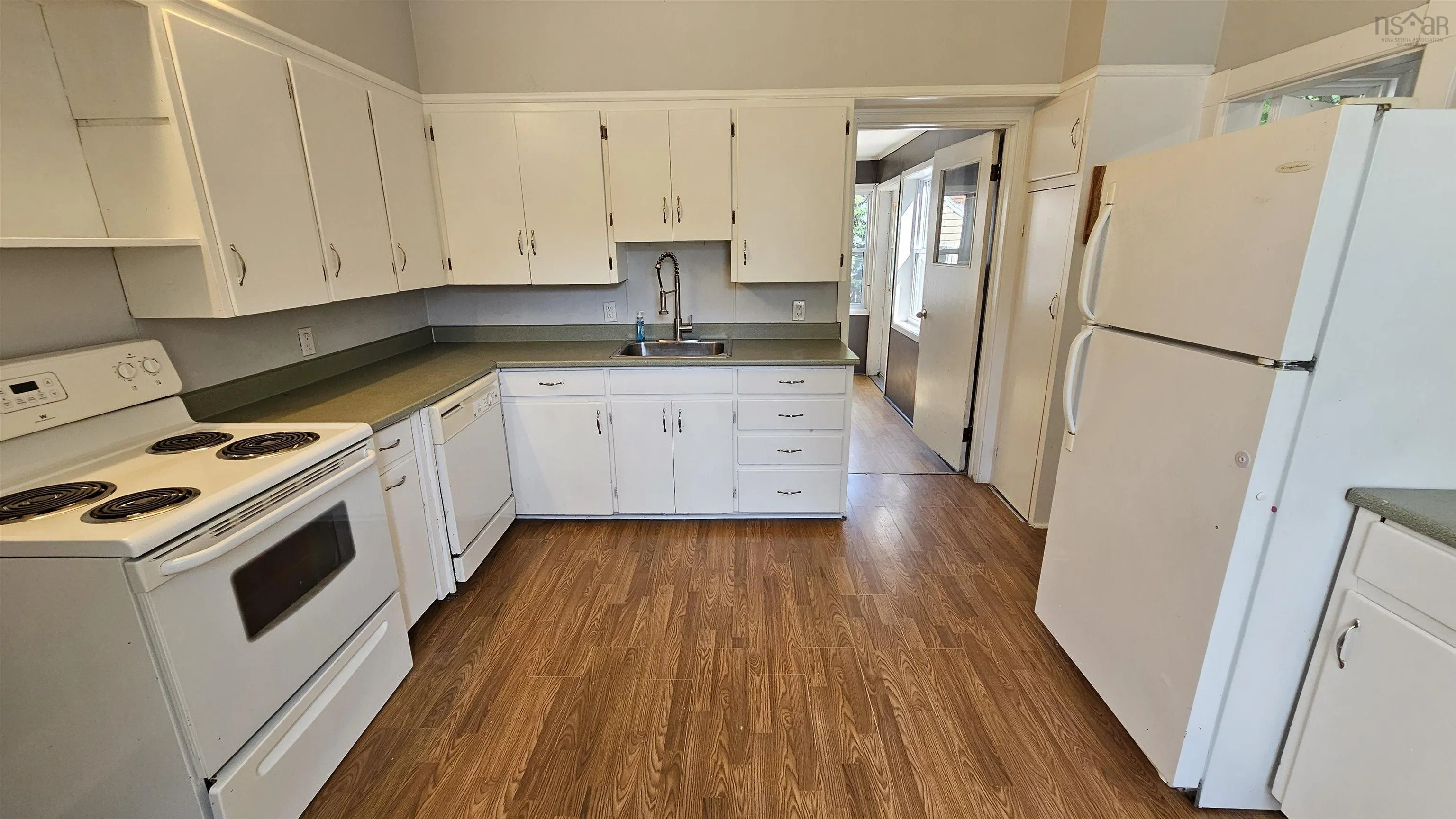 25-27 Victoria Street, Truro, NS B2N 1Y5, 6 Bedrooms Bedrooms, ,Residential Income,For Sale,Victoria,202520144
