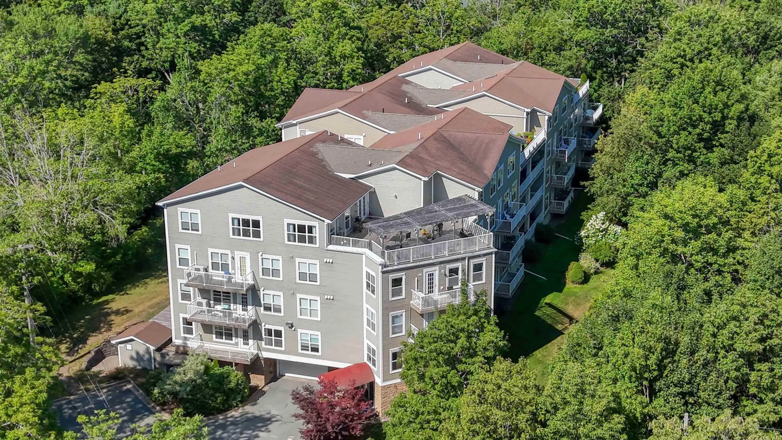 476 Main Street Unit 101, Mahone Bay, NS B0J 2E0, 2 Bedrooms Bedrooms, ,2 BathroomsBathrooms,Residential,For Sale,Main,202521051