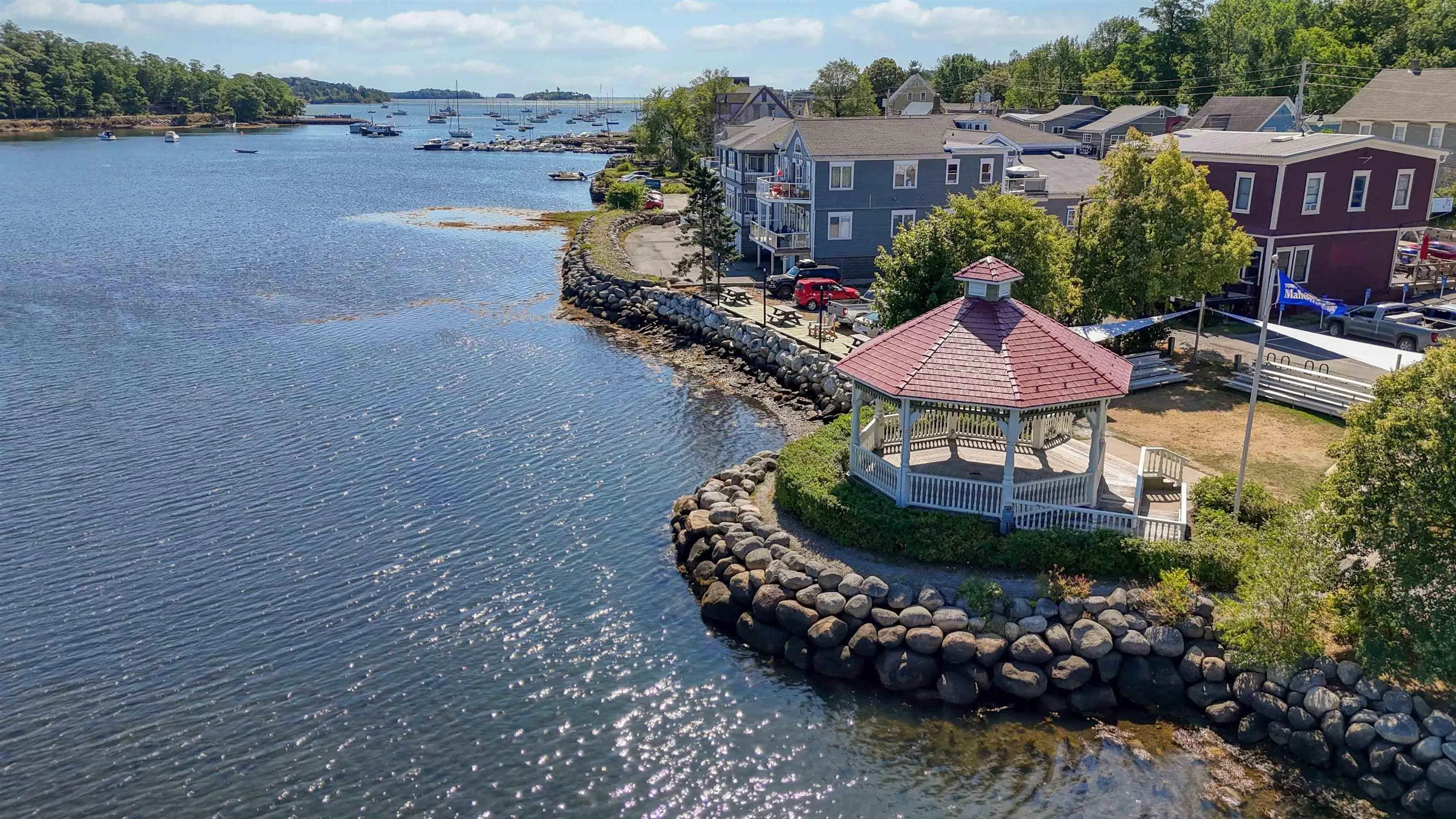 476 Main Street Unit 101, Mahone Bay, NS B0J 2E0, 2 Bedrooms Bedrooms, ,2 BathroomsBathrooms,Residential,For Sale,Main,202521051