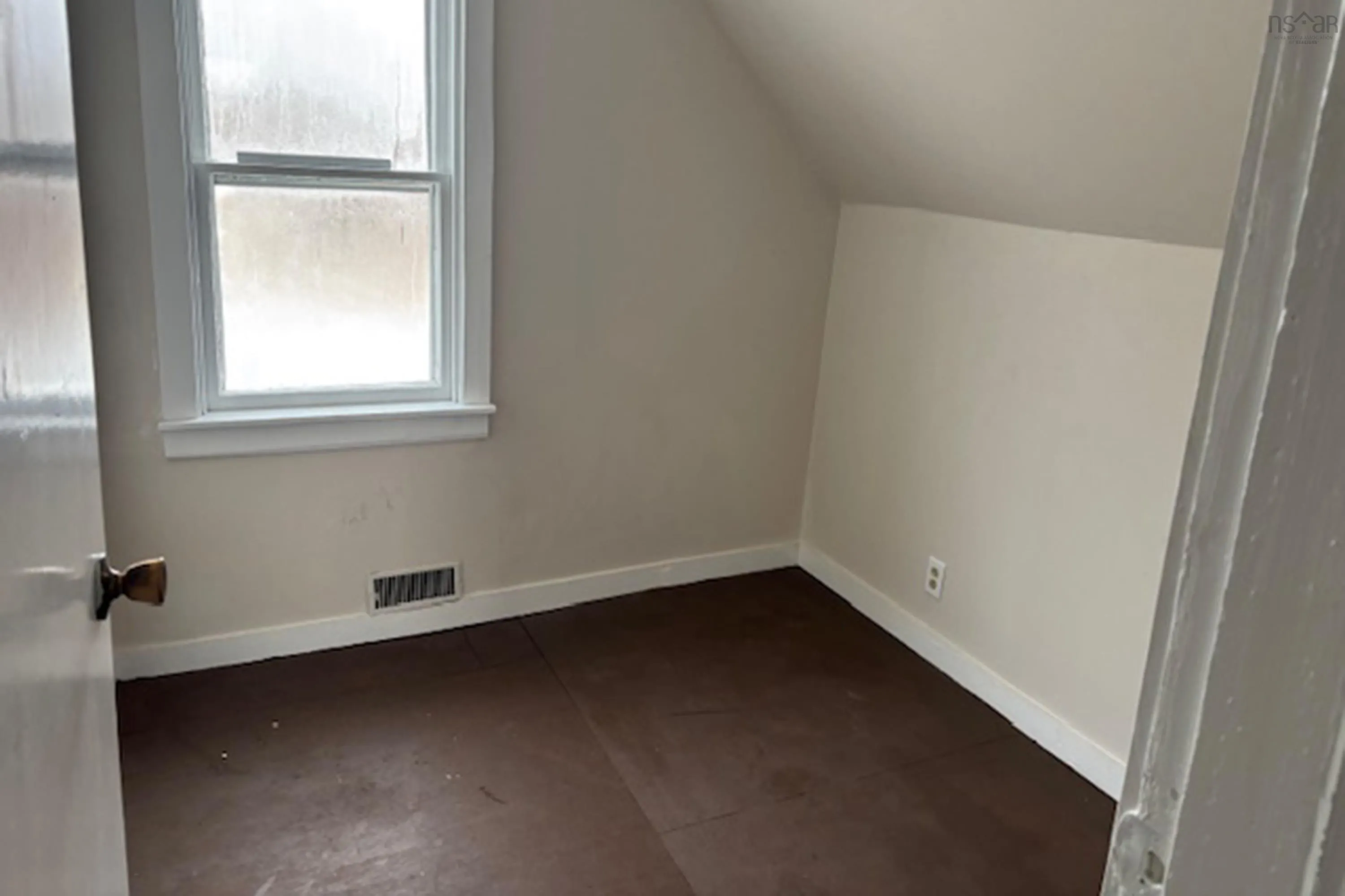 20 Park Street, Amherst, NS B4H 2R1, 3 Bedrooms Bedrooms, ,1 BathroomBathrooms,Residential,For Sale,Park,202518982